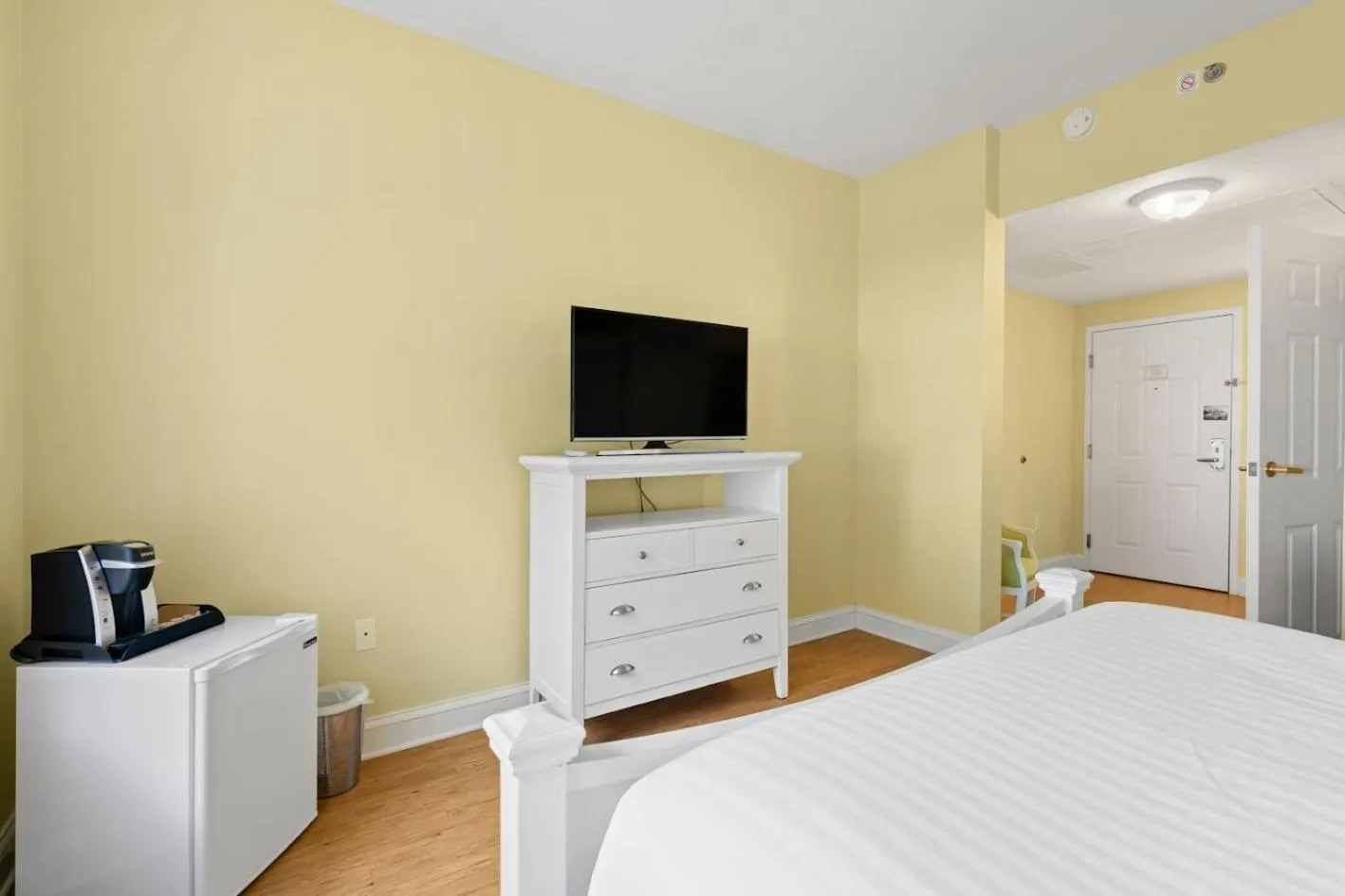 Bedroom, Bed in Oakwood Resort