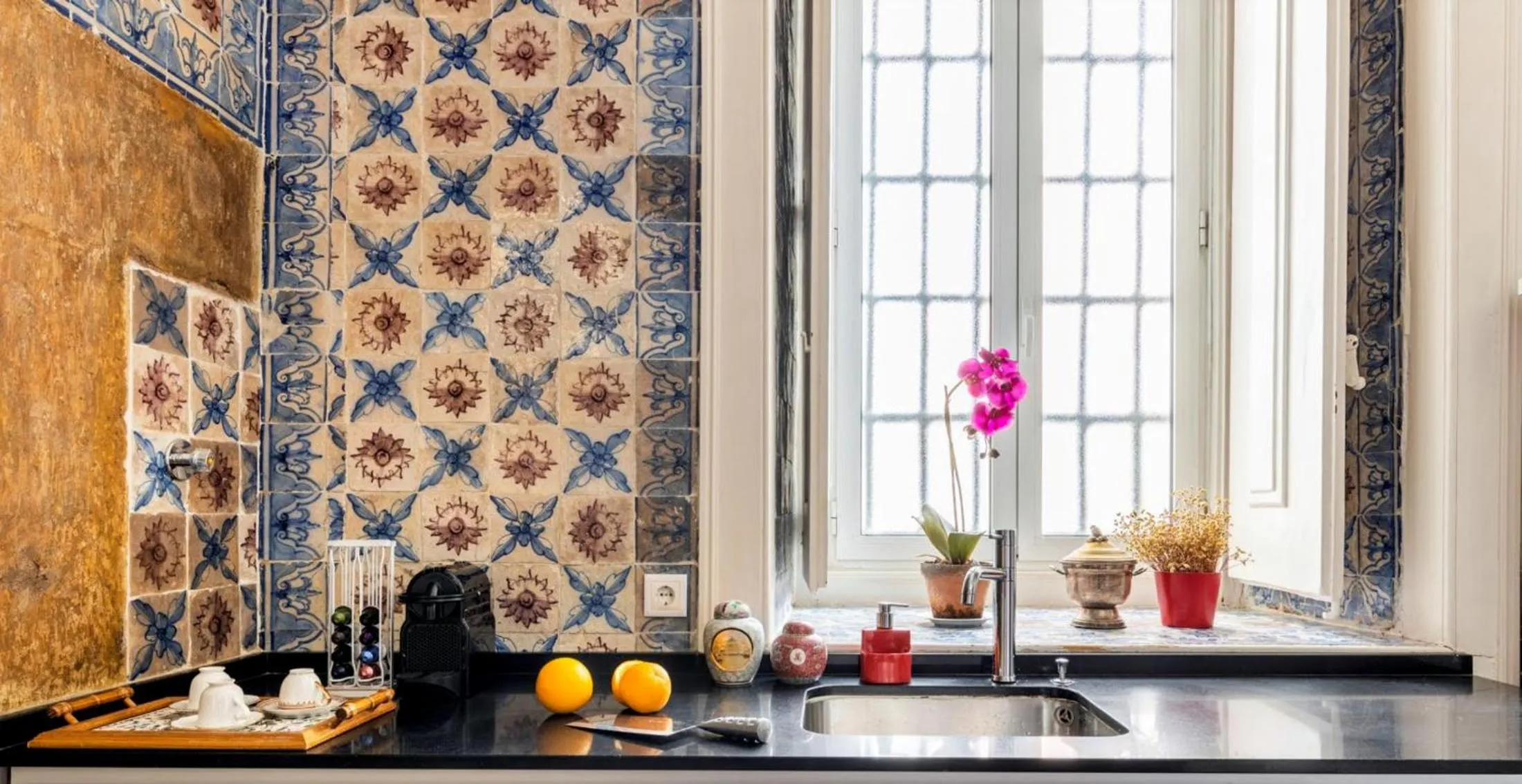 Kitchen or kitchenette in LeL Madalena GuestHouse