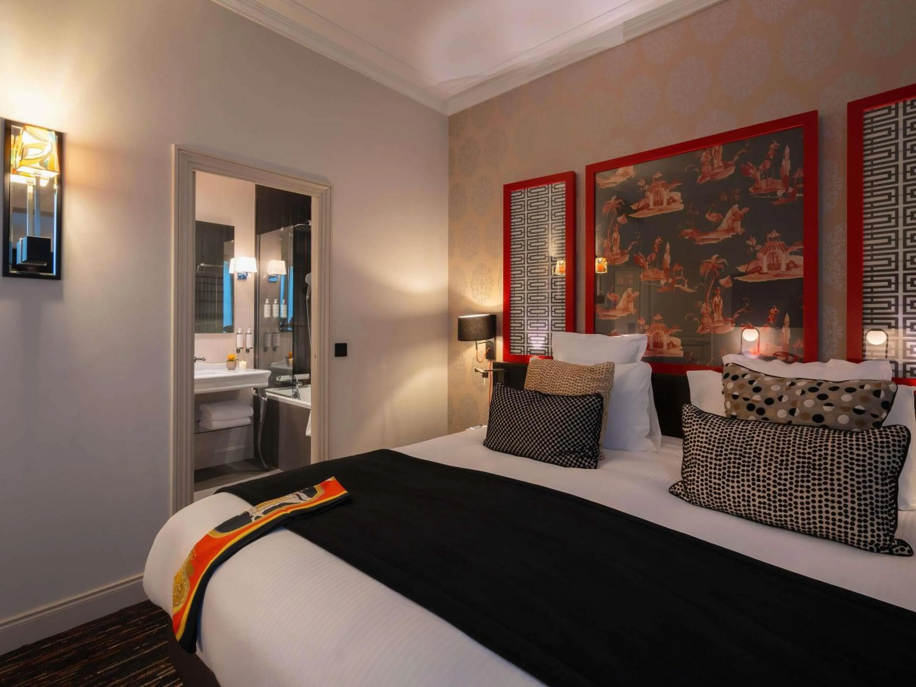 Bedroom in Le Stendhal Place Vendôme Hotel Paris - MGallery Collection