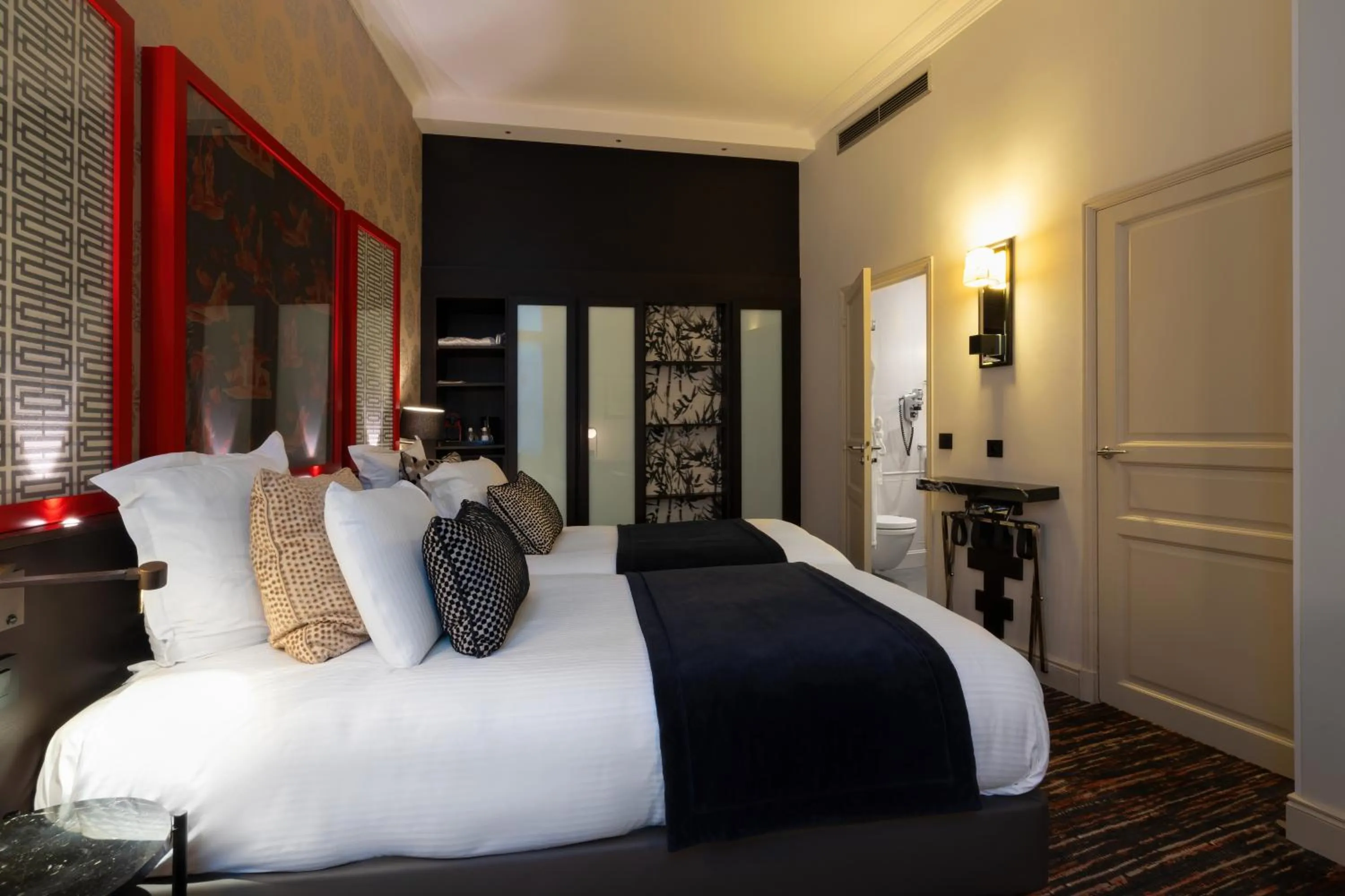 Photo of the whole room in Le Stendhal Place Vendôme Hotel Paris - MGallery Collection