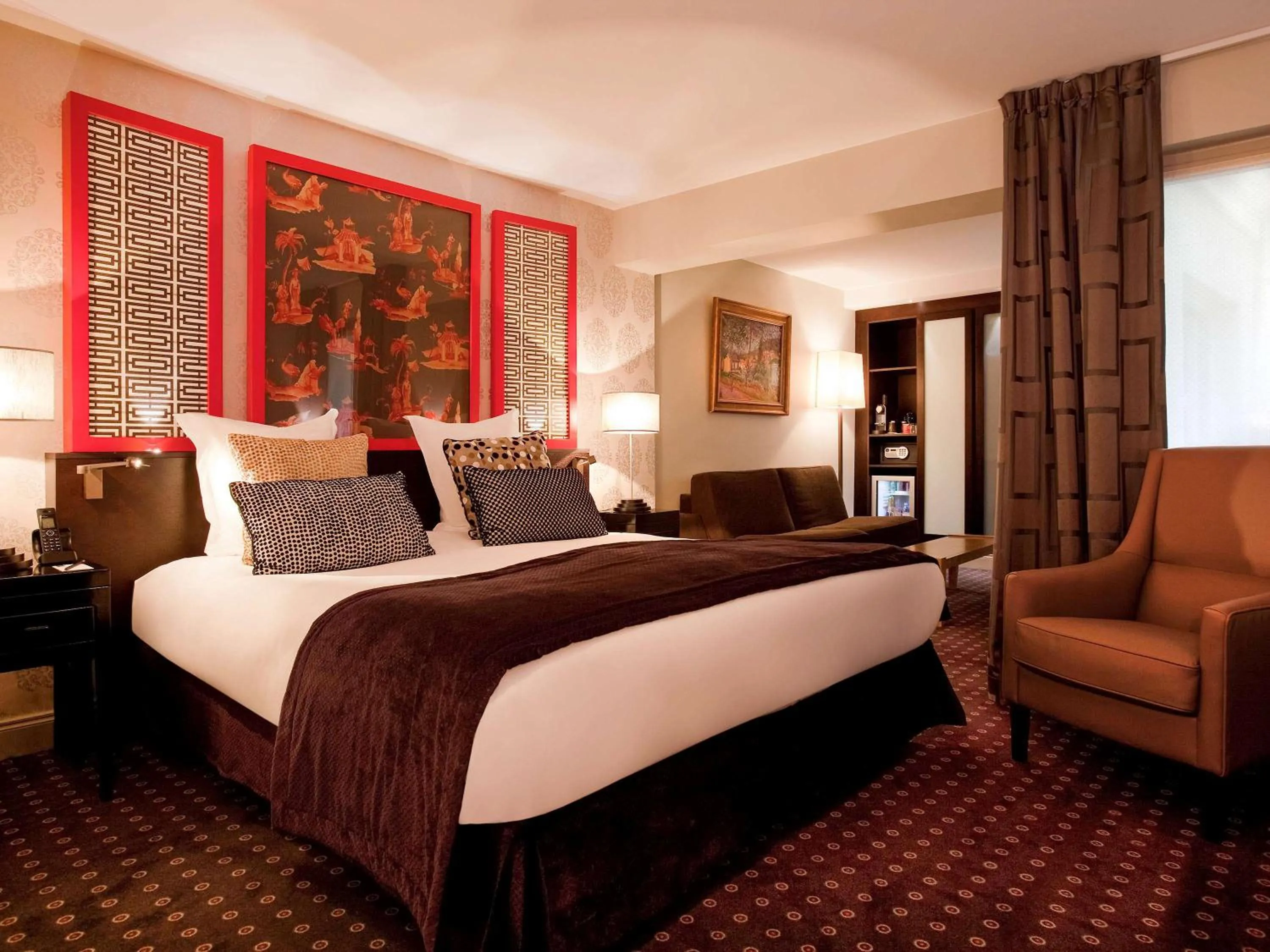 Photo of the whole room in Le Stendhal Place Vendôme Hotel Paris - MGallery Collection