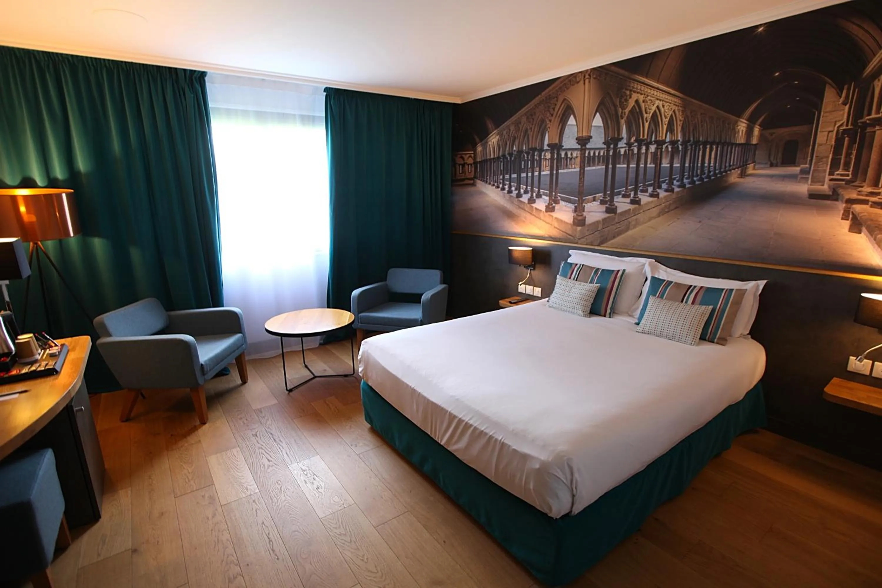 Photo of the whole room, Bed in Mercure Mont Saint Michel
