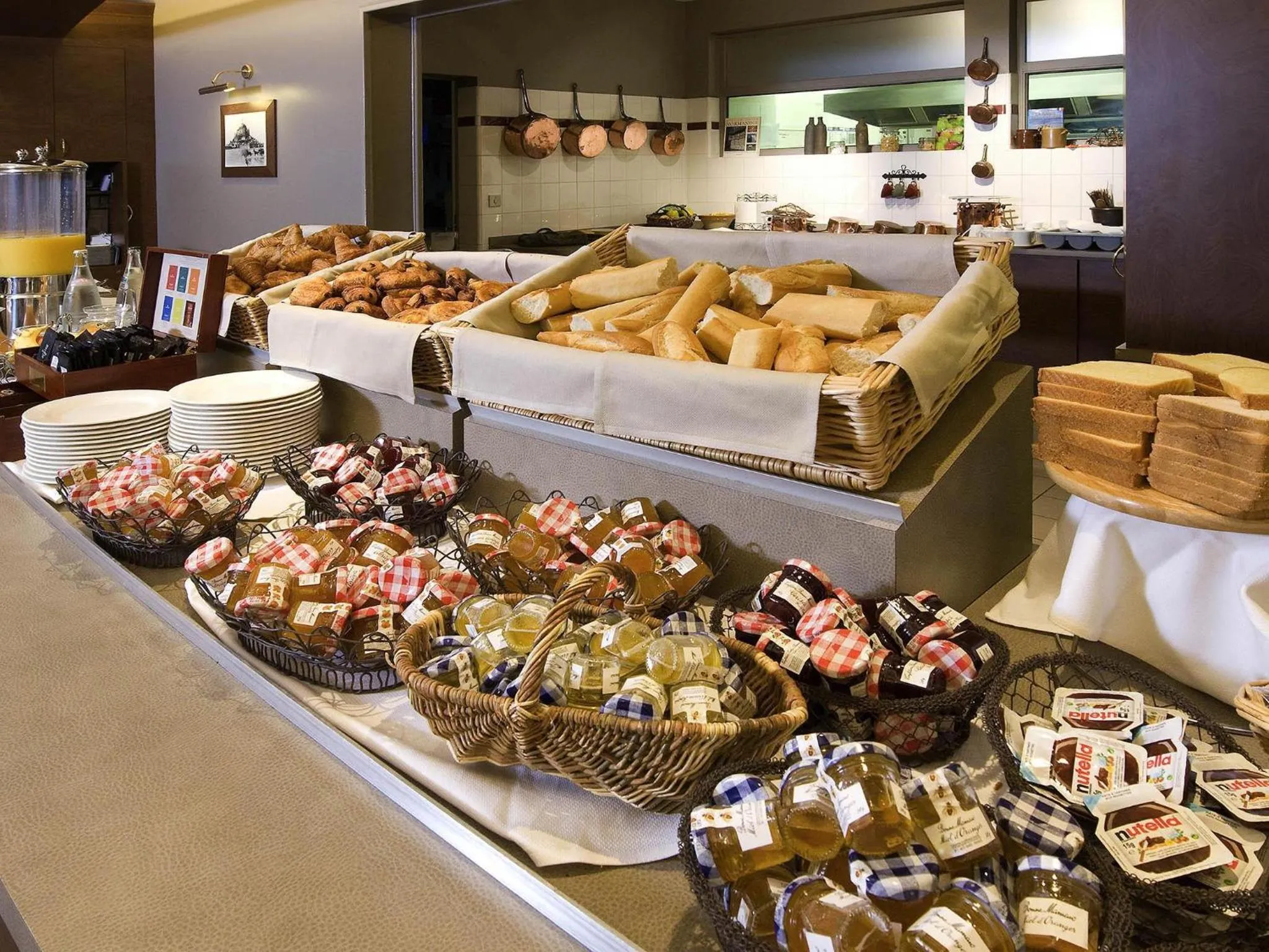 Restaurant/places to eat in Mercure Mont Saint Michel