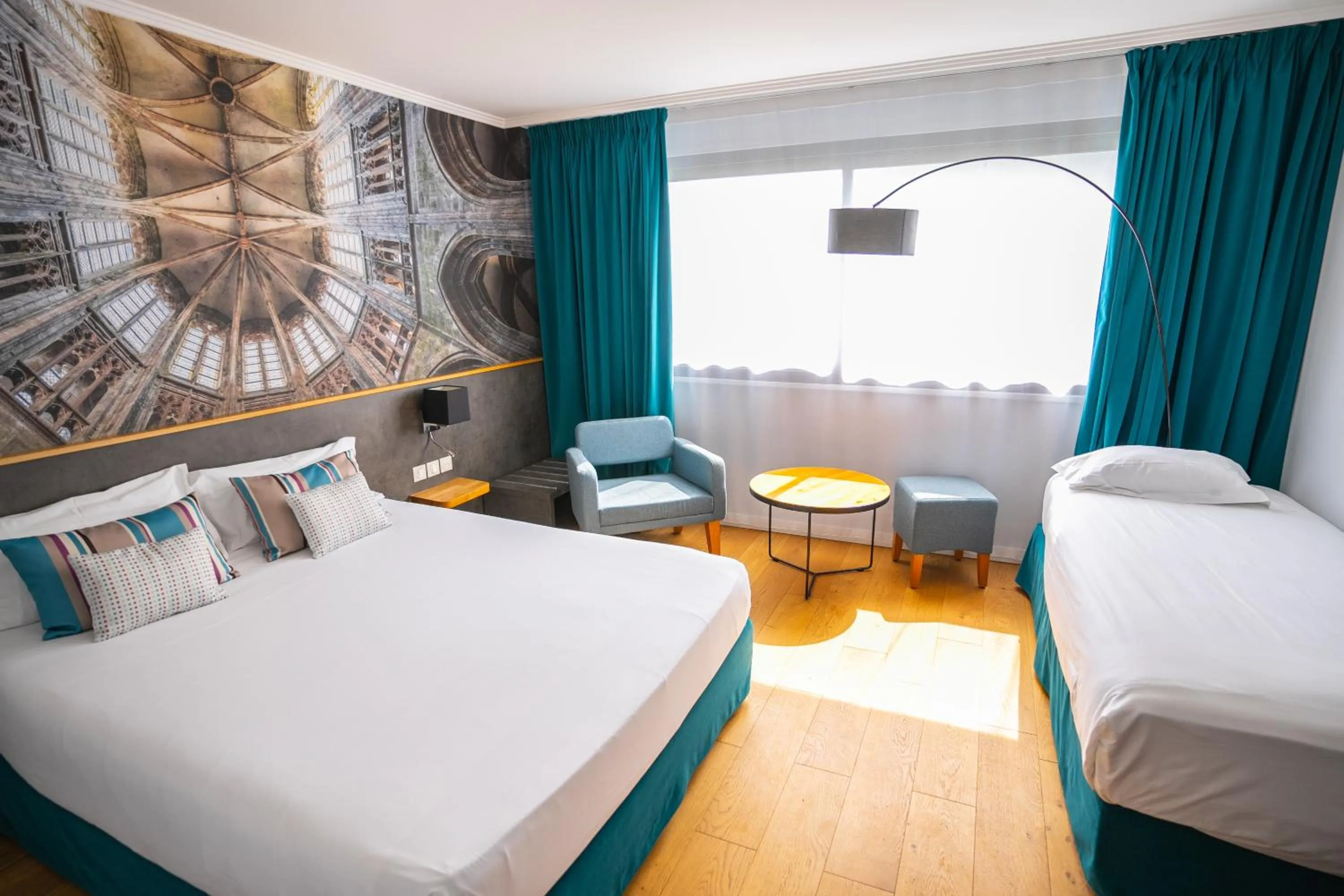 Photo of the whole room, Bed in Mercure Mont Saint Michel