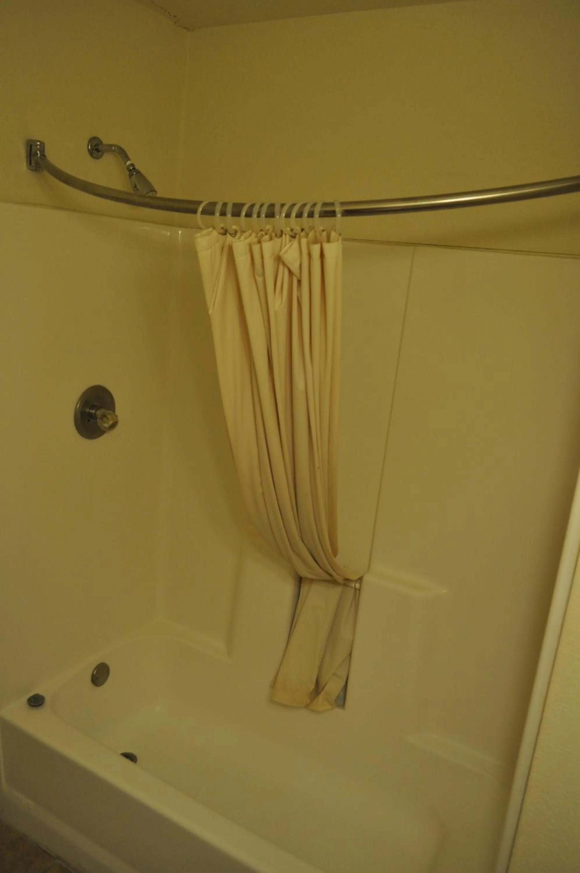 Bathroom in California Suites Motel