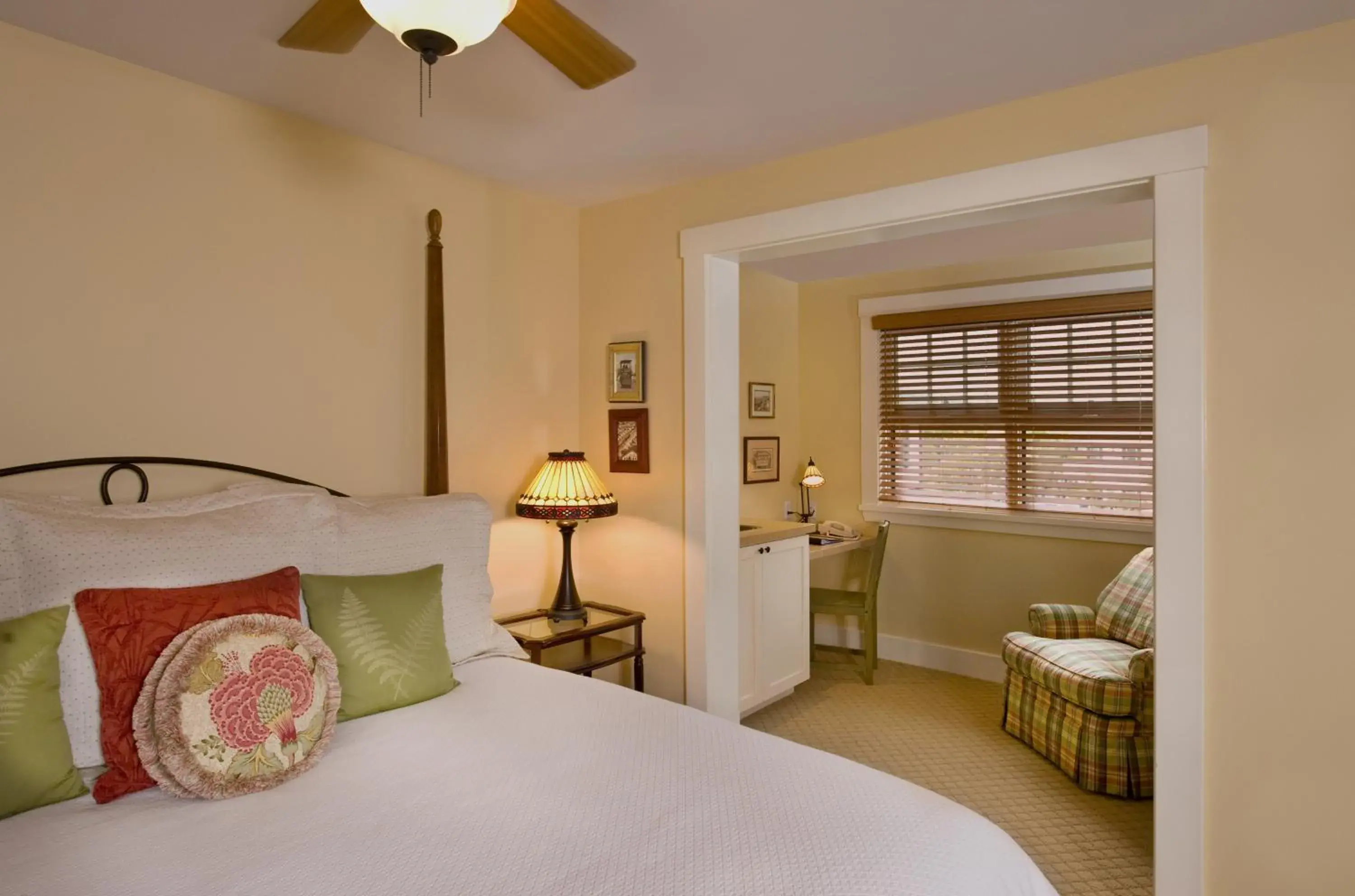 King Room with Balcony in 1906 Lodge King Room with Balcony in 1906 Lodge