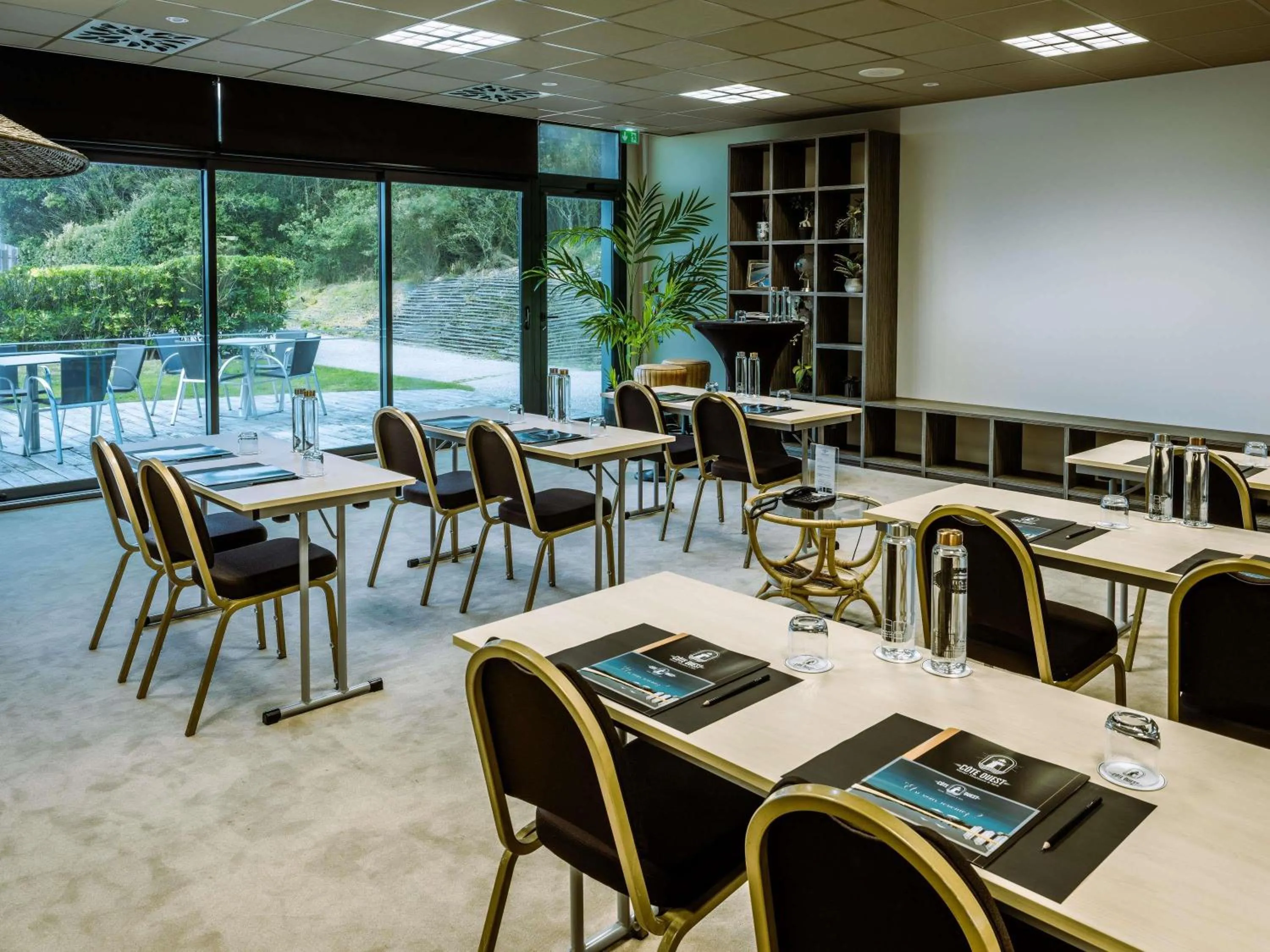 Meeting/conference room in Côte Ouest Thalasso & Spa Les Sables d'Olonne - MGallery Collection