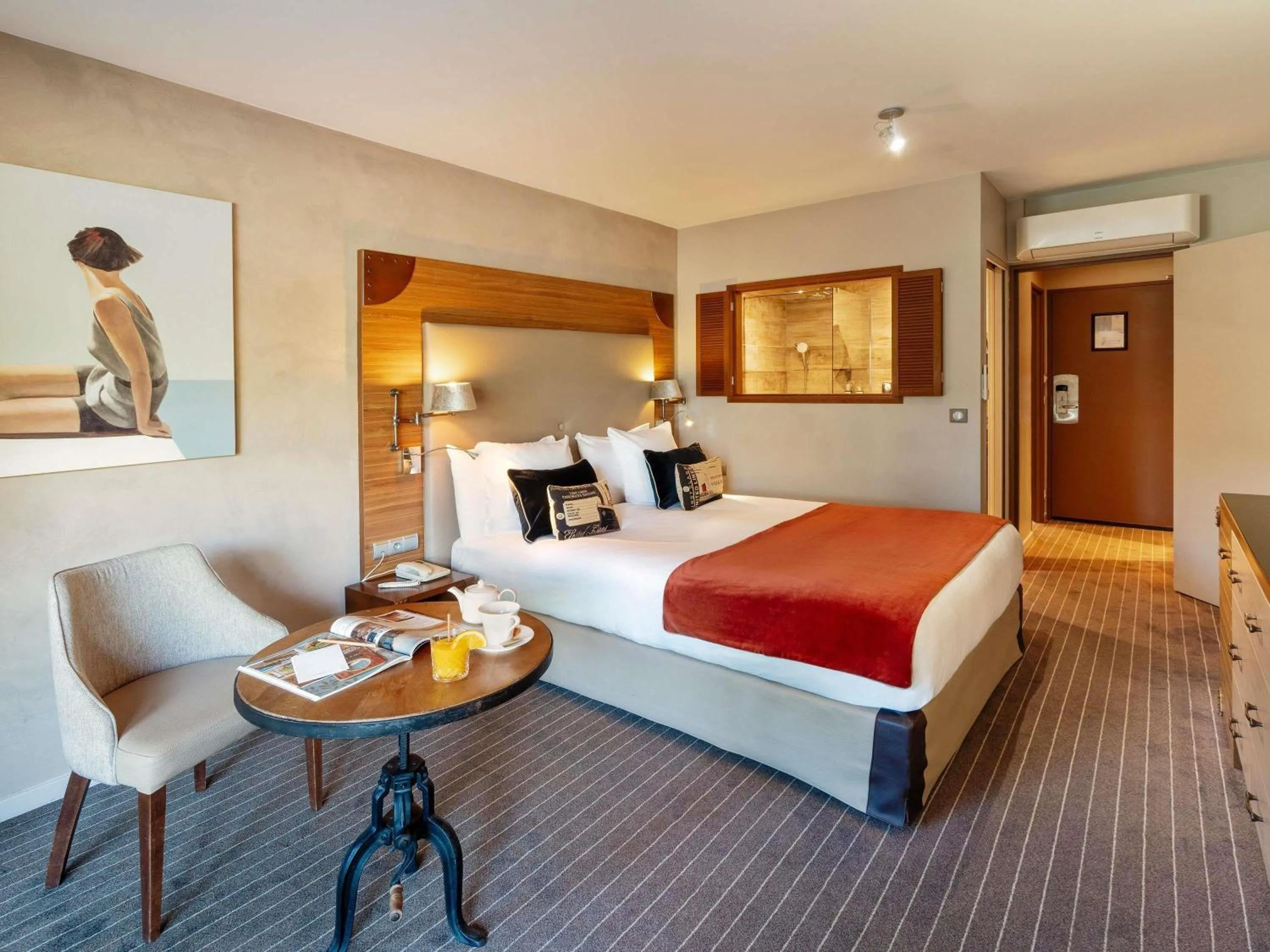 Bedroom, Bed in Côte Ouest Thalasso & Spa Les Sables d'Olonne - MGallery Collection