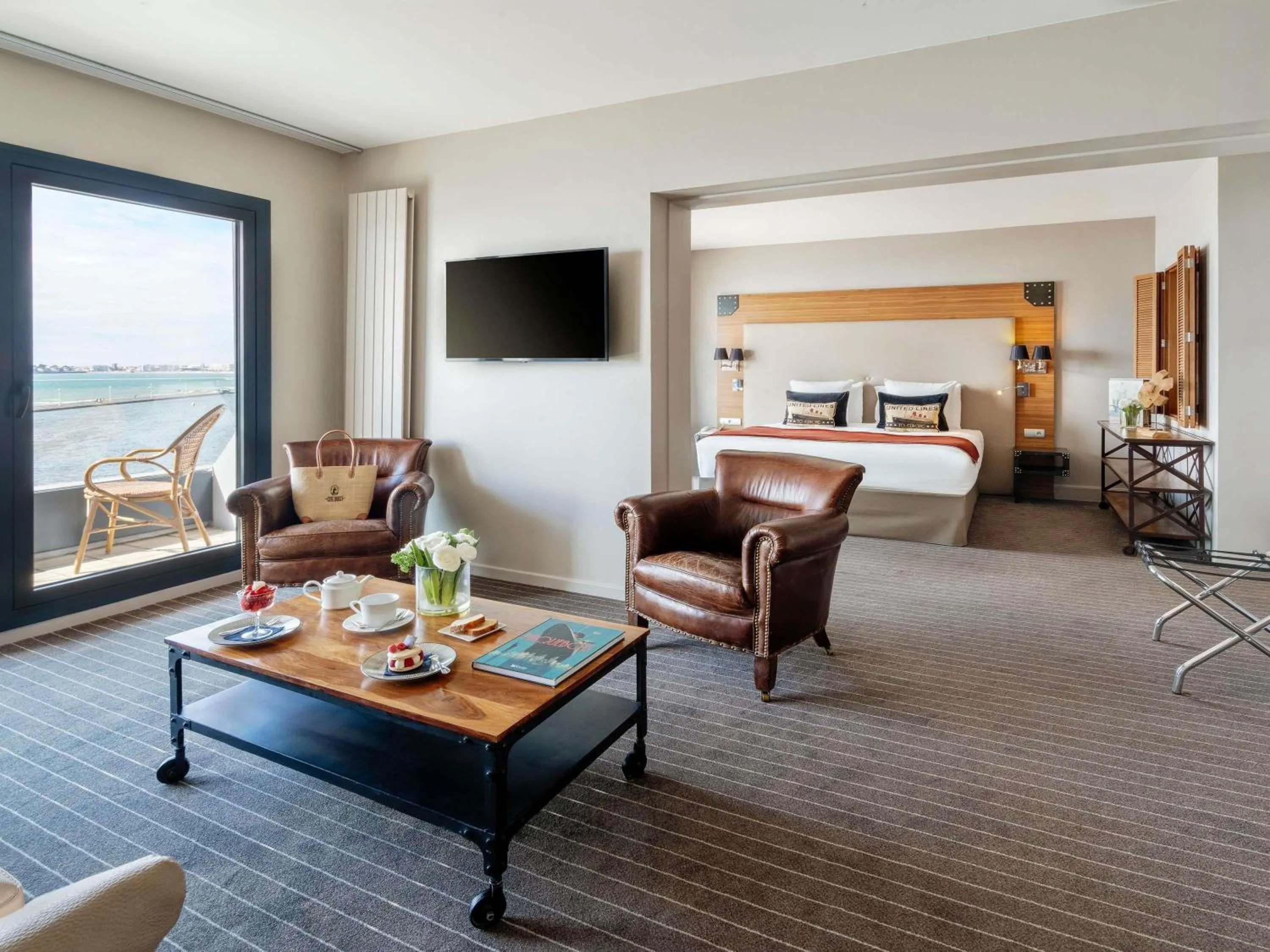 Bedroom, Bed in Côte Ouest Thalasso & Spa Les Sables d'Olonne - MGallery Collection