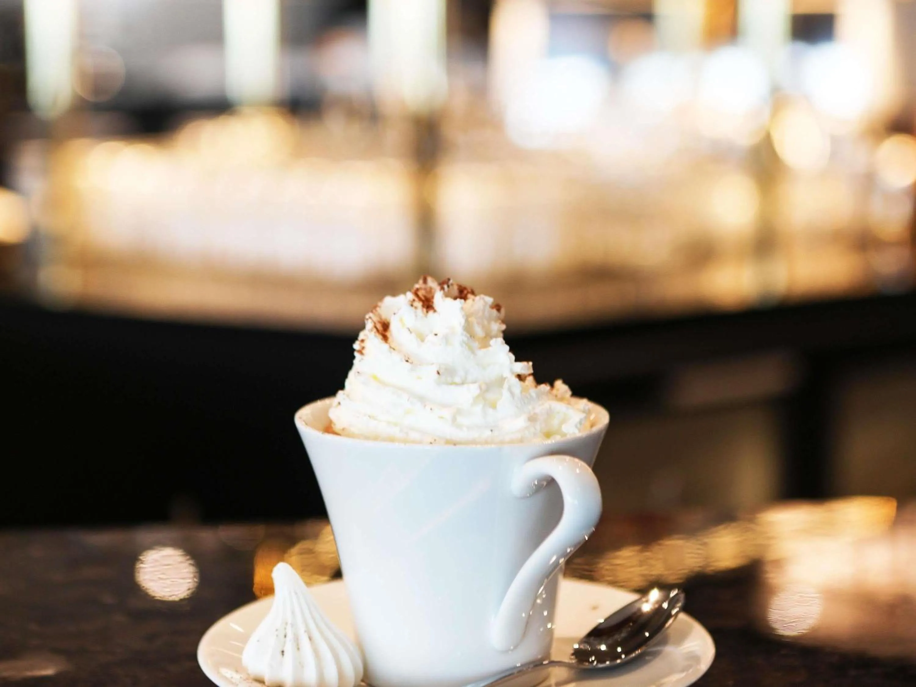 Lounge or bar in Côte Ouest Thalasso & Spa Les Sables d'Olonne - MGallery Collection