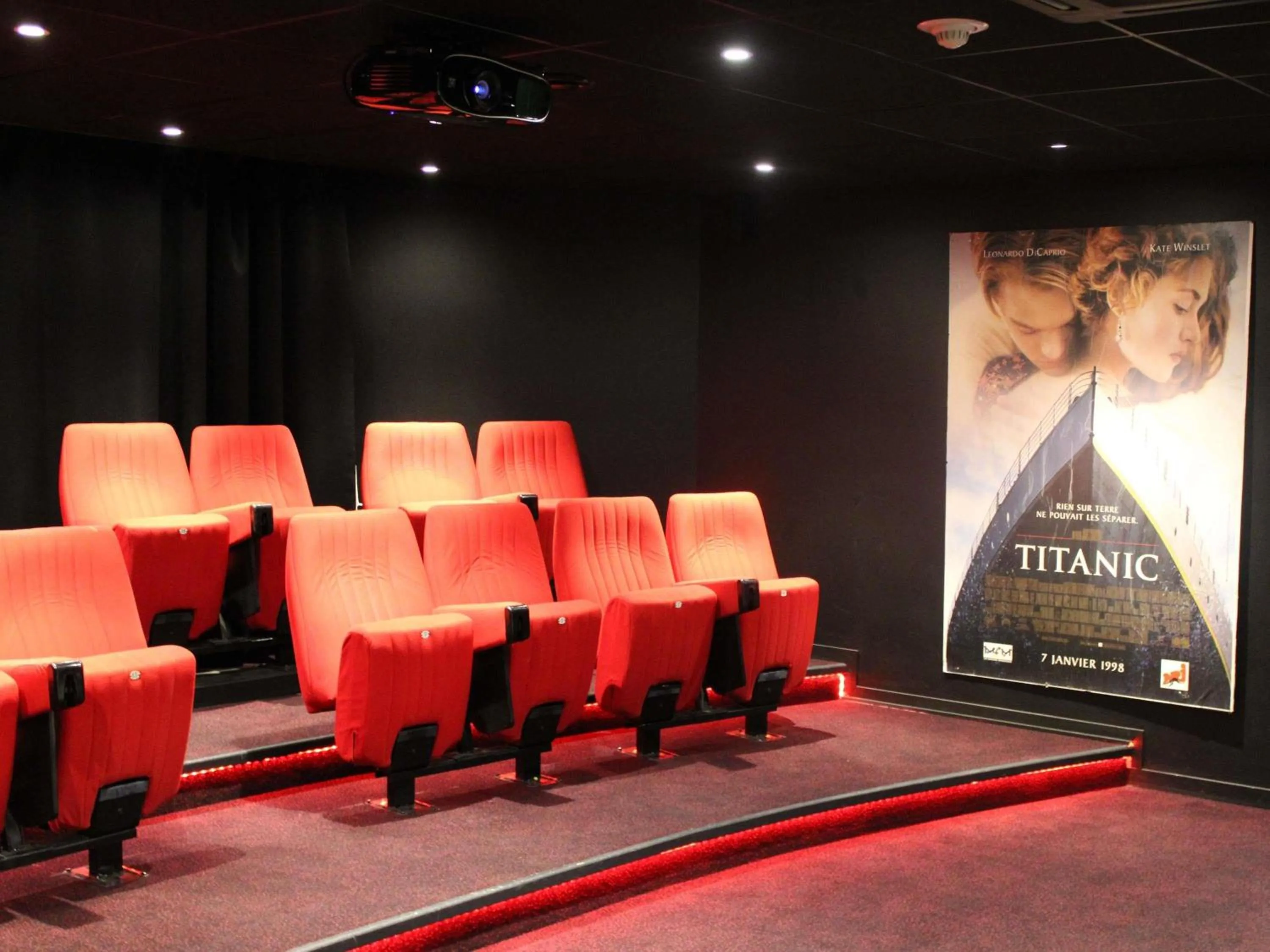 Meeting/conference room in Côte Ouest Thalasso & Spa Les Sables d'Olonne - MGallery Collection