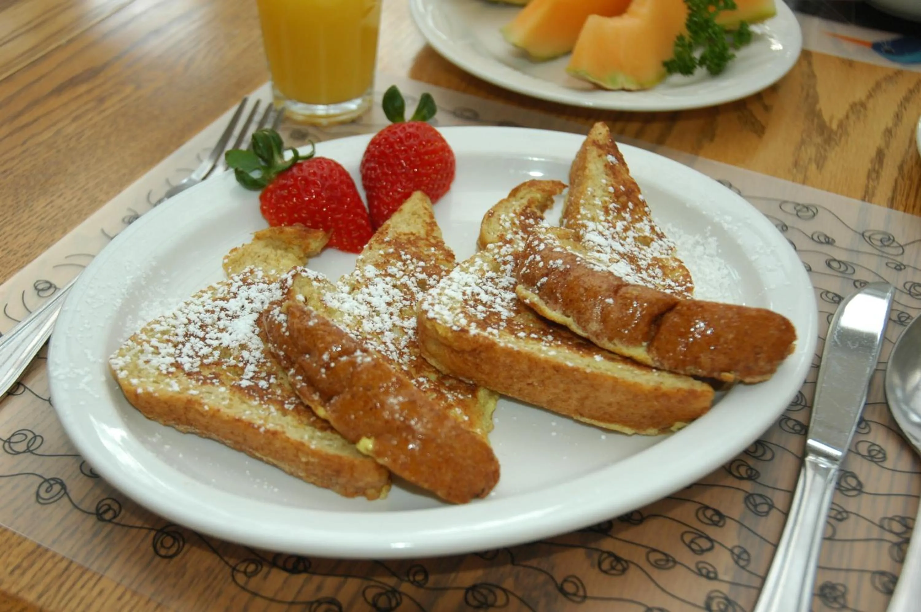 Breakfast in Cambie Lodge