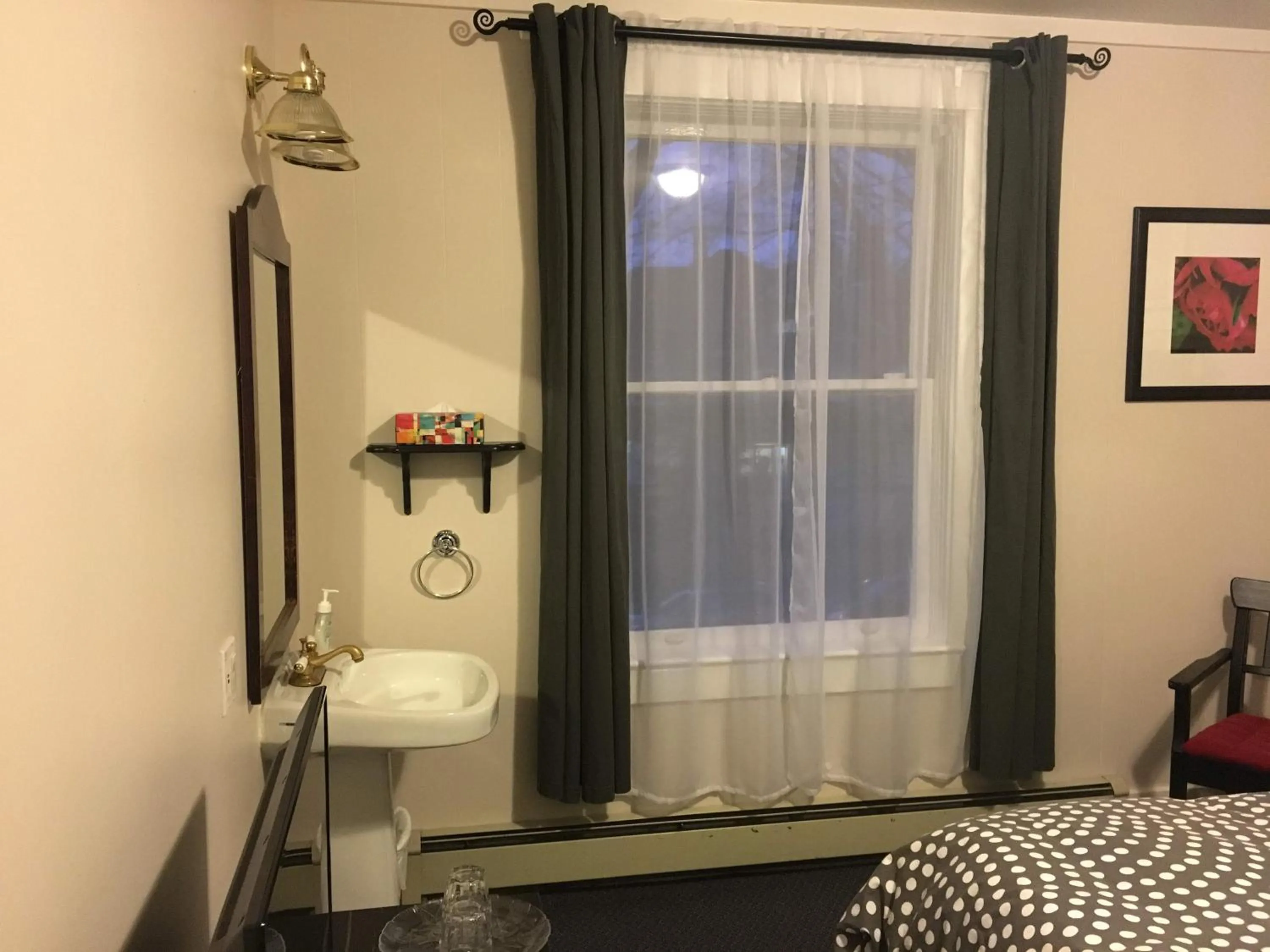 Bed in Douglas Guest House