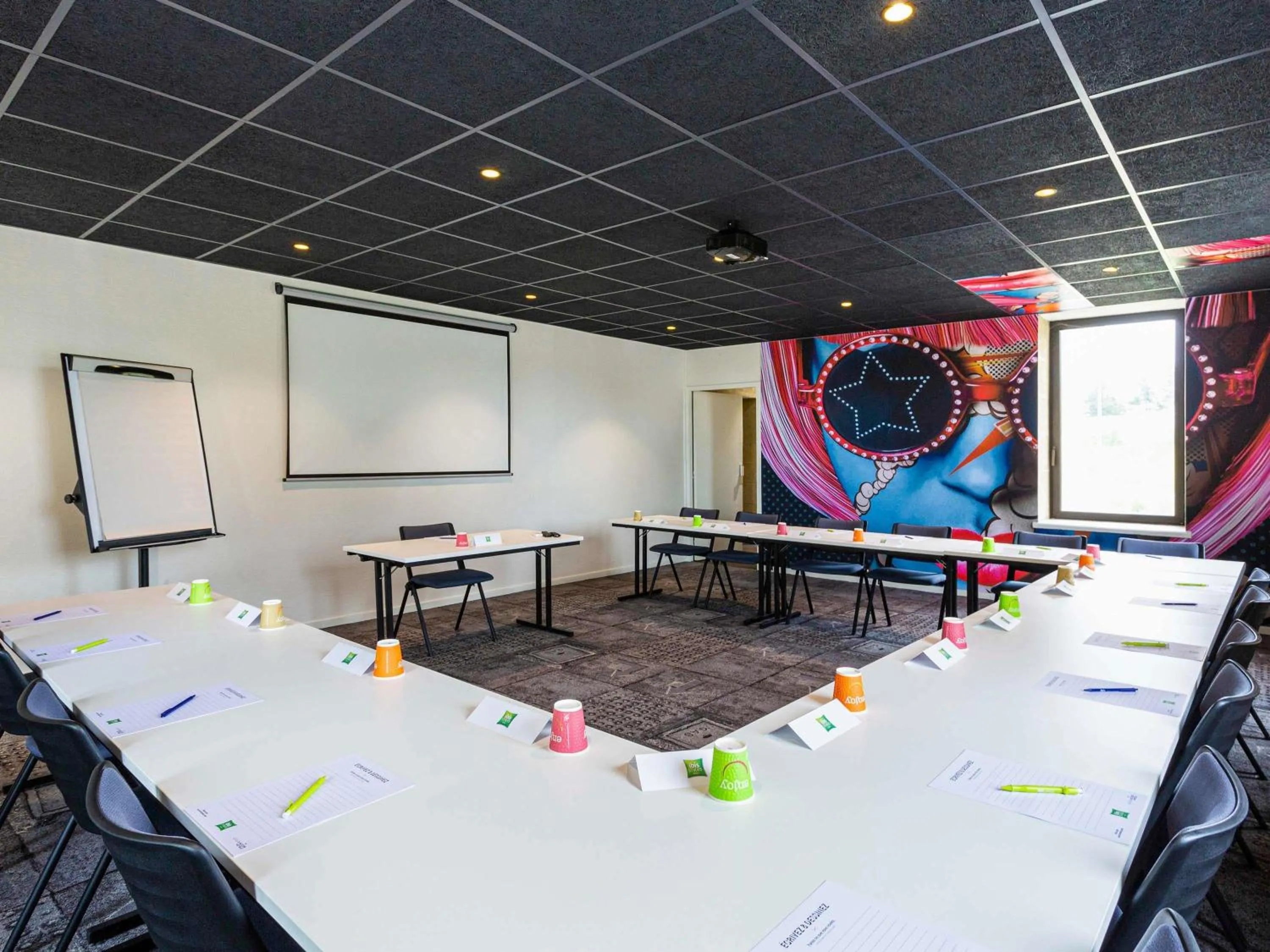 Meeting/conference room in ibis Styles Bordeaux Sud