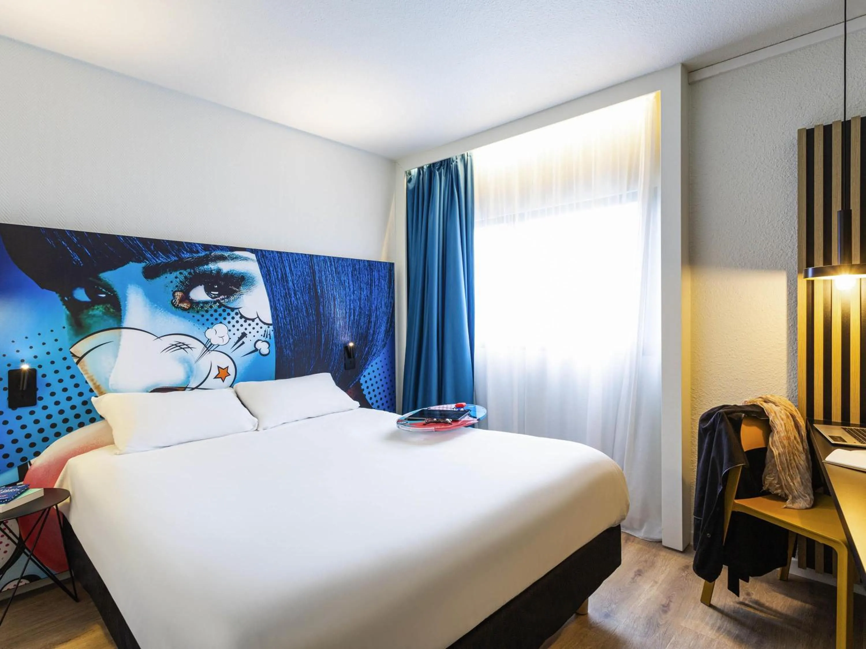 Bedroom, Bed in ibis Styles Bordeaux Sud
