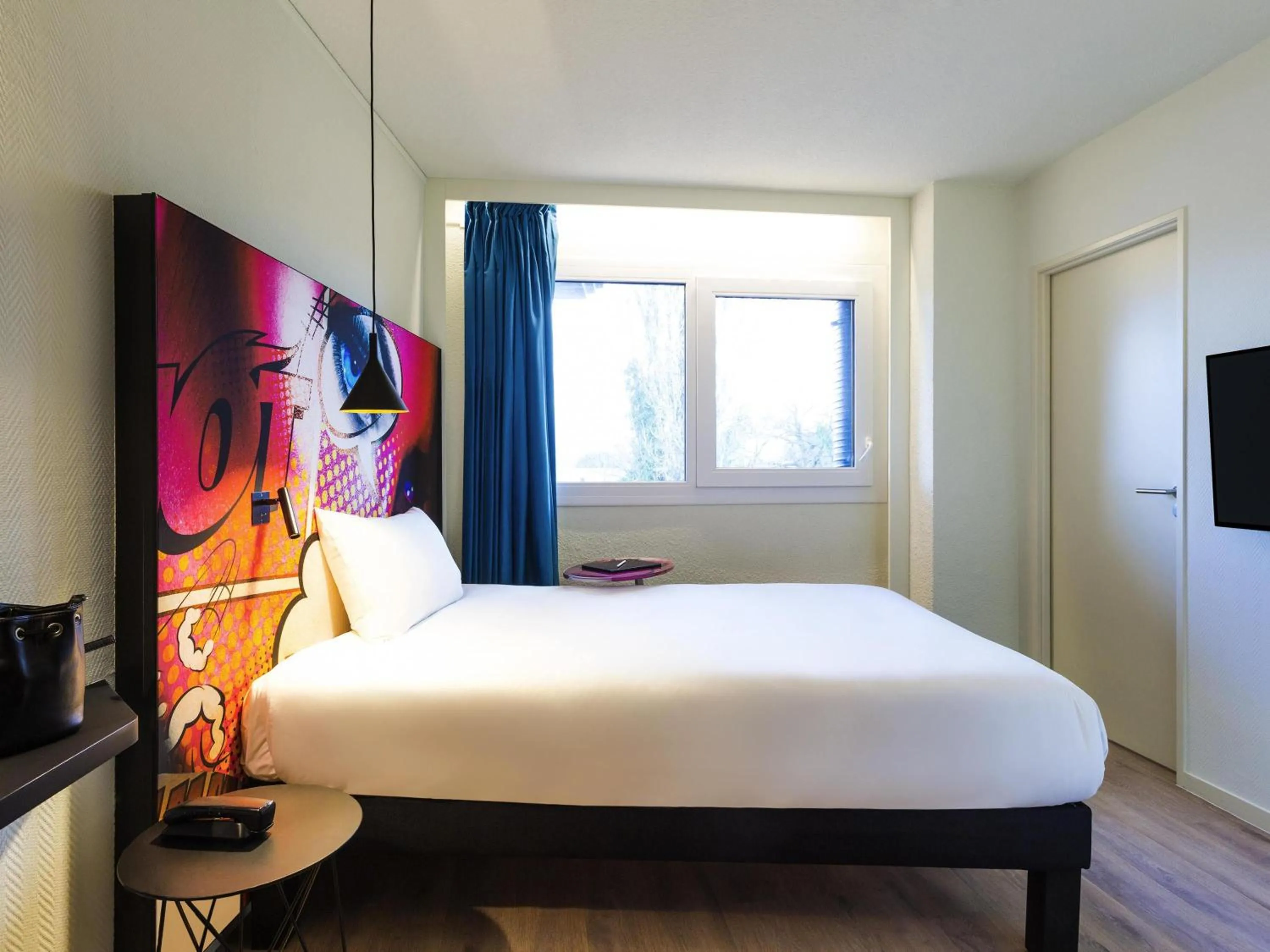 Bedroom, Bed in ibis Styles Bordeaux Sud