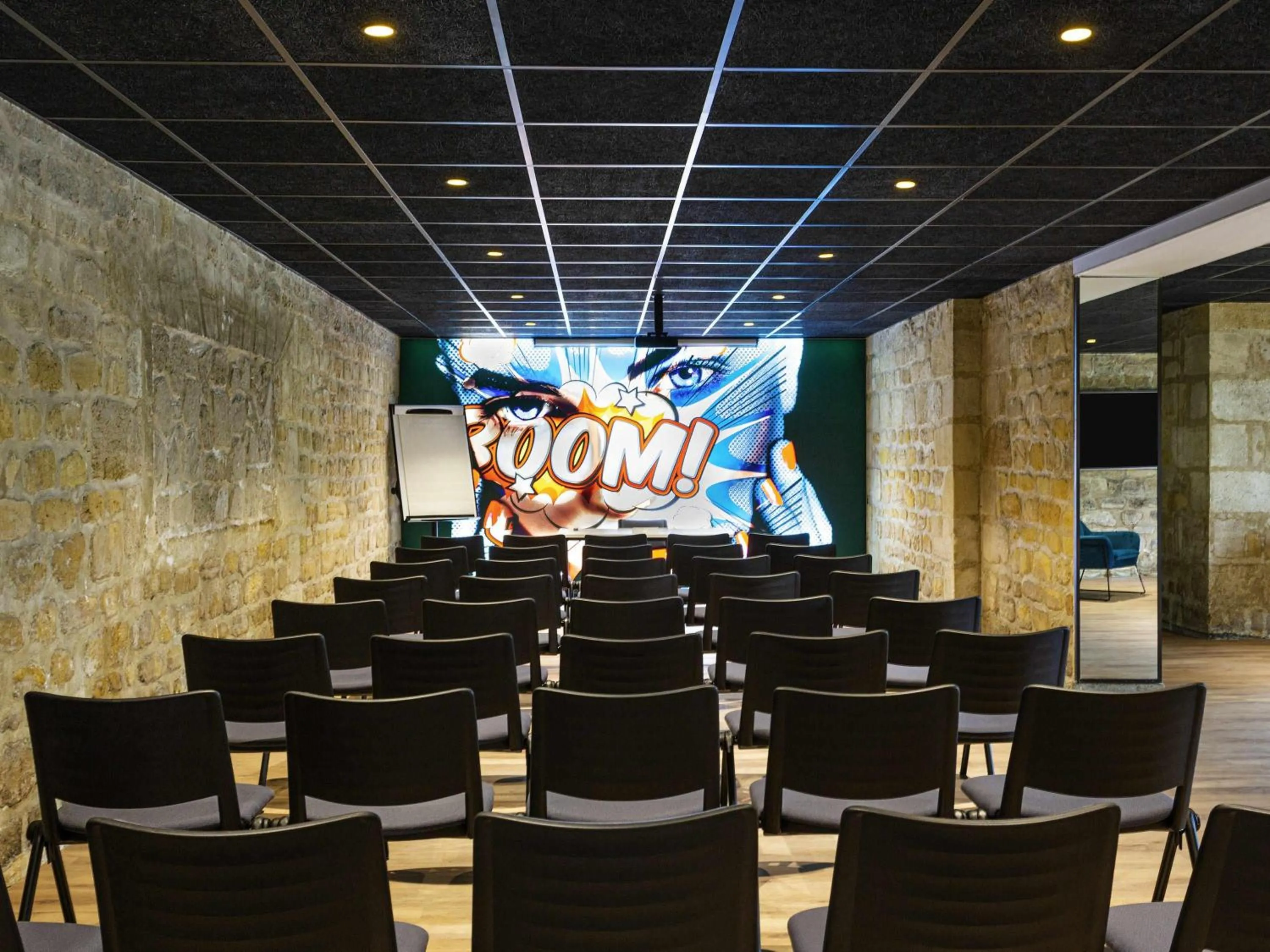 Meeting/conference room in ibis Styles Bordeaux Sud
