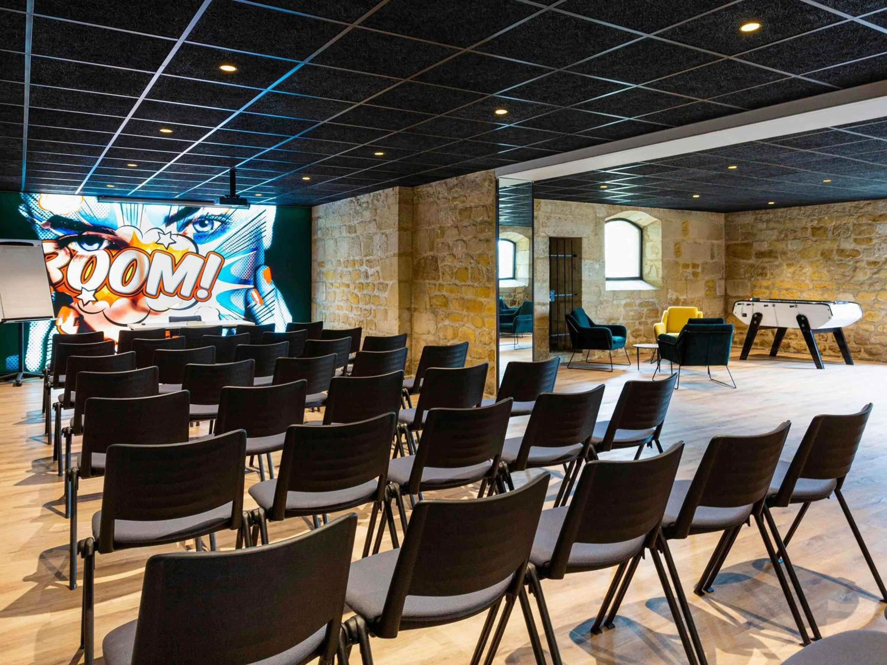Meeting/conference room in ibis Styles Bordeaux Sud