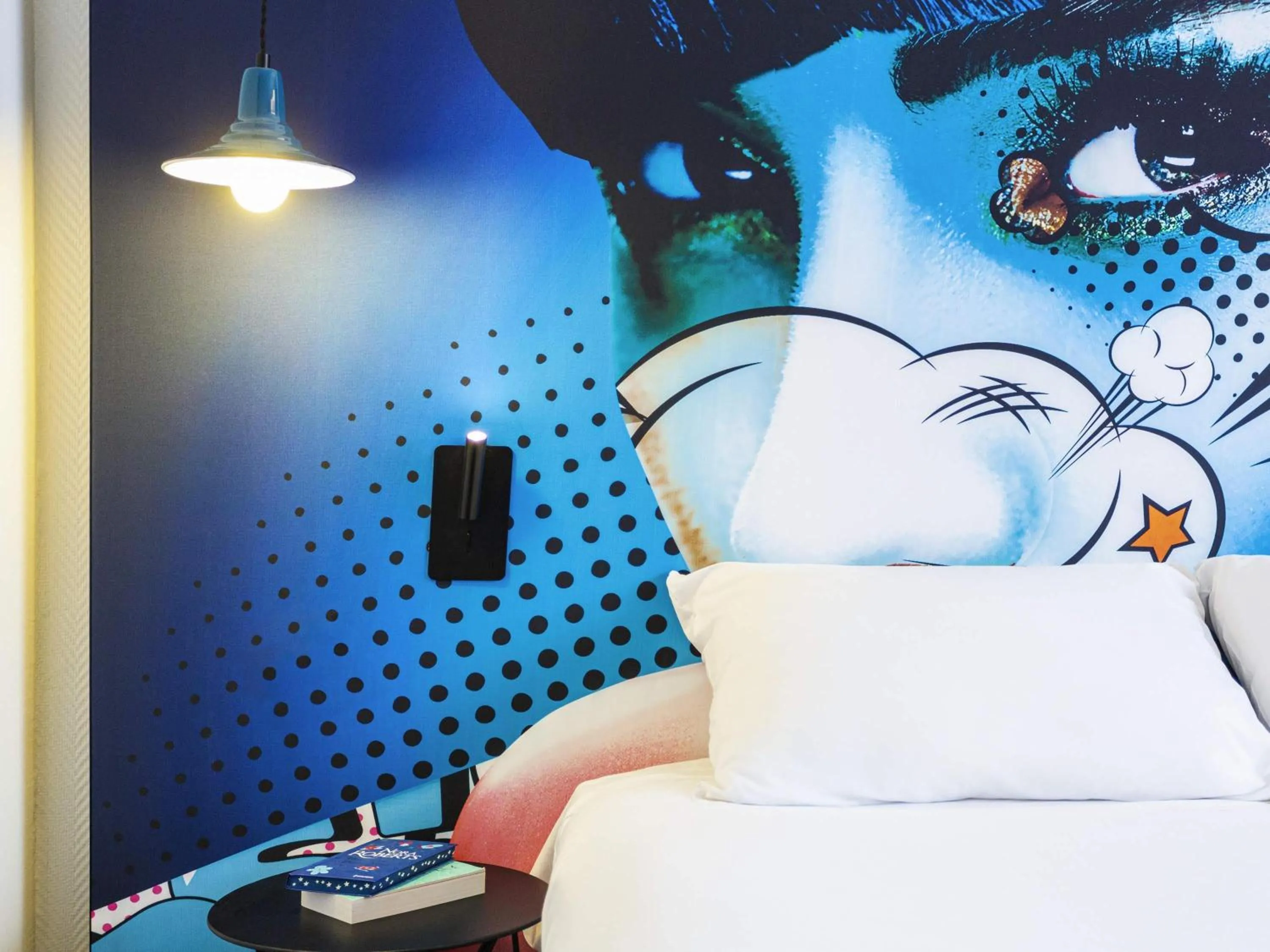 Bedroom, Bed in ibis Styles Bordeaux Sud