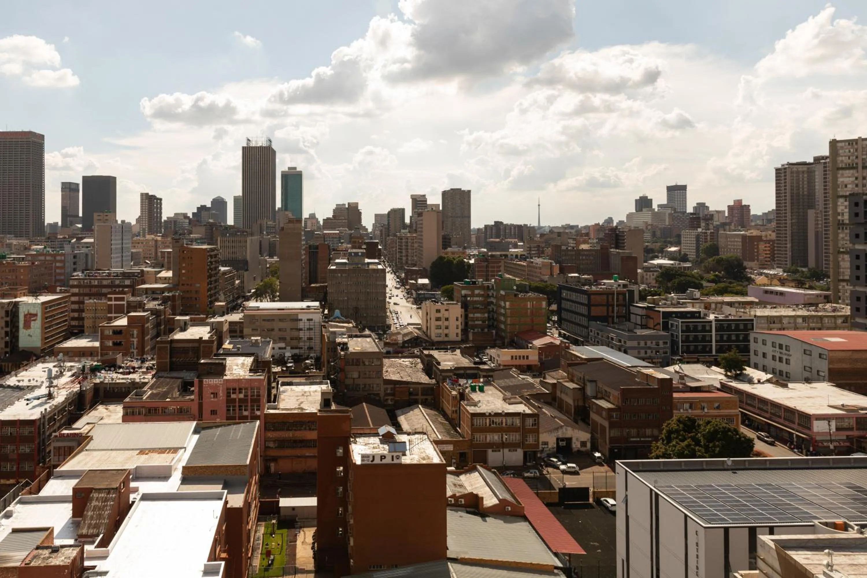 Restaurant/places to eat in Hallmark House