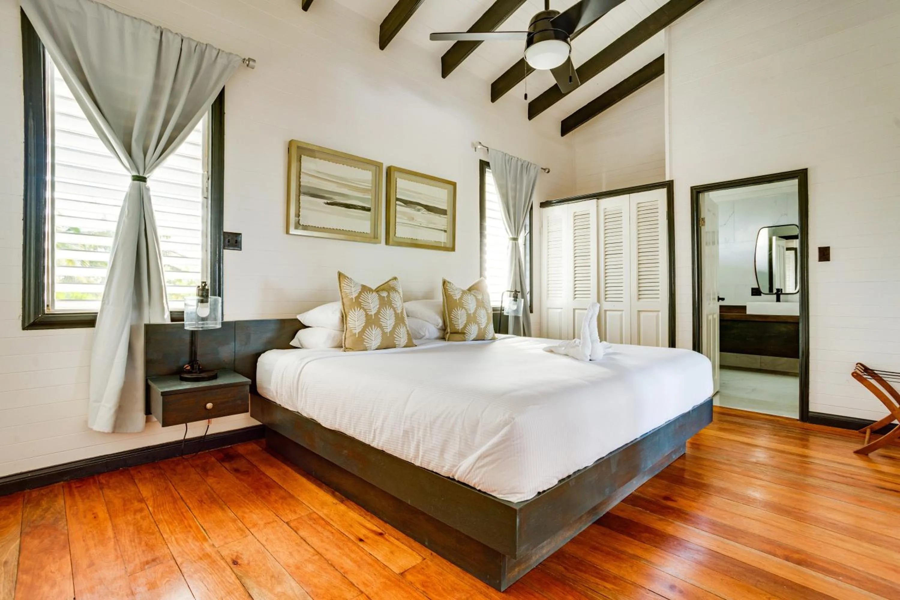 Bed in Shaka Caye All inclusive Resort