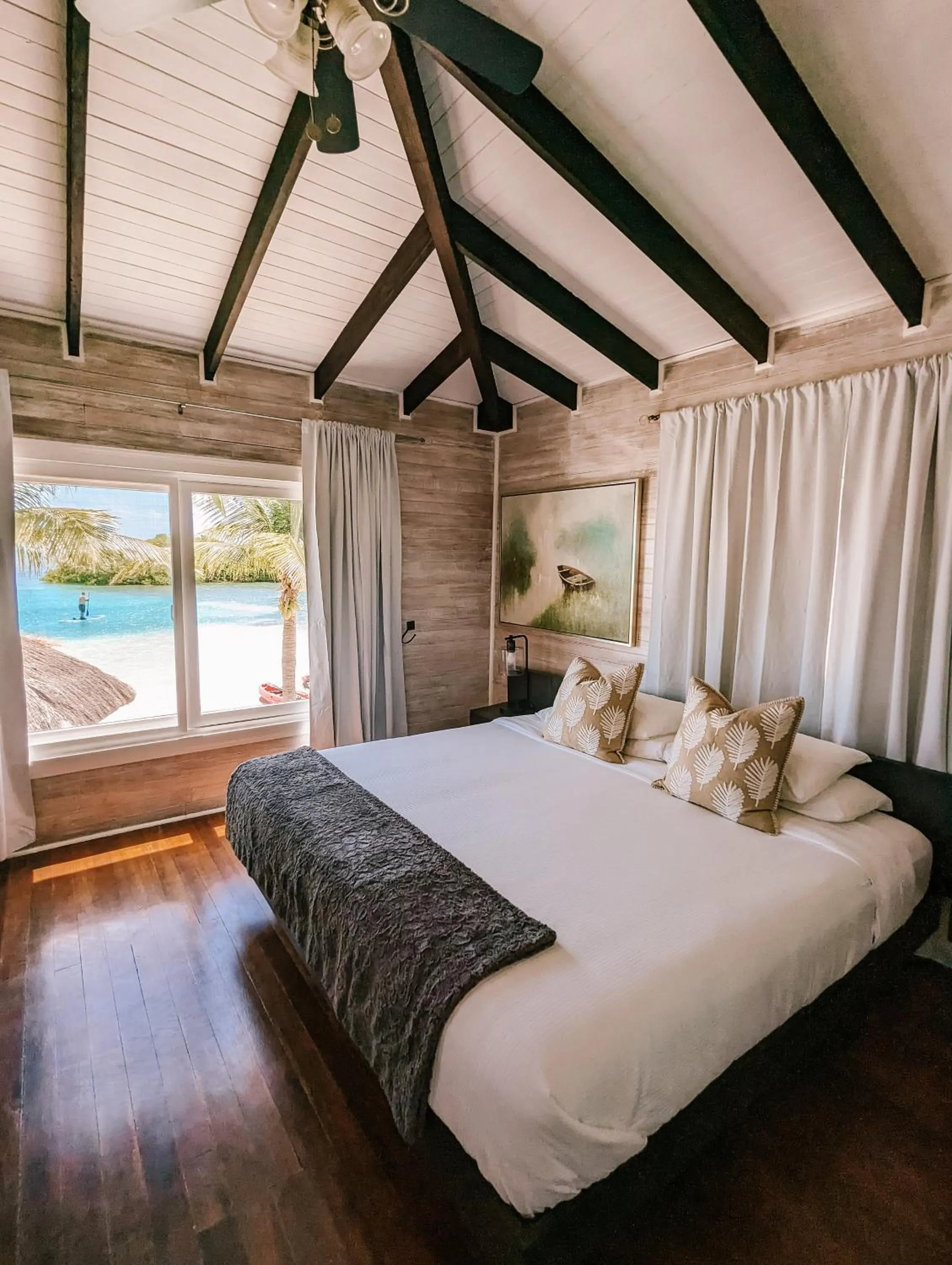 Bed in Shaka Caye All inclusive Resort