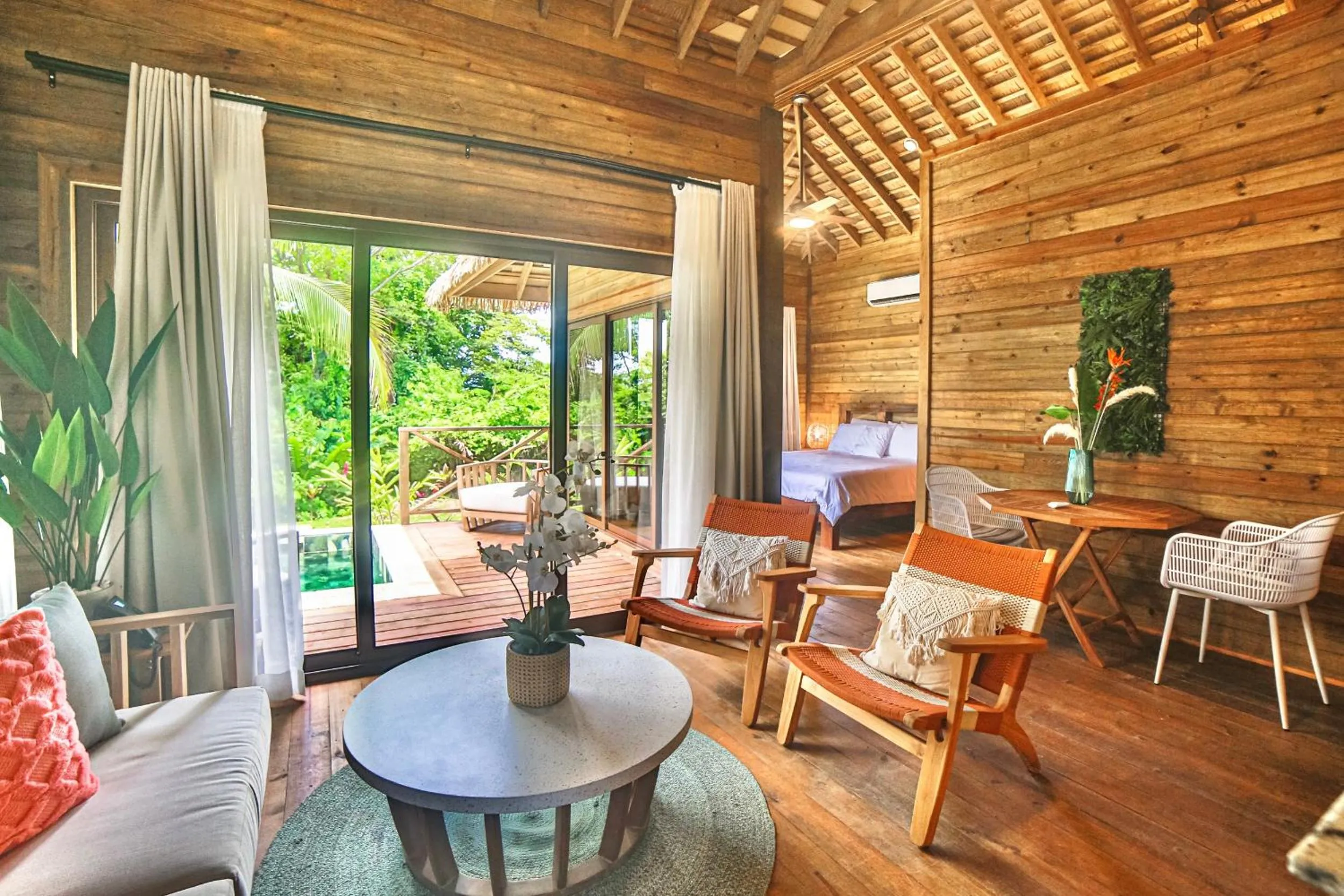 Red Frog Beach Island Resort