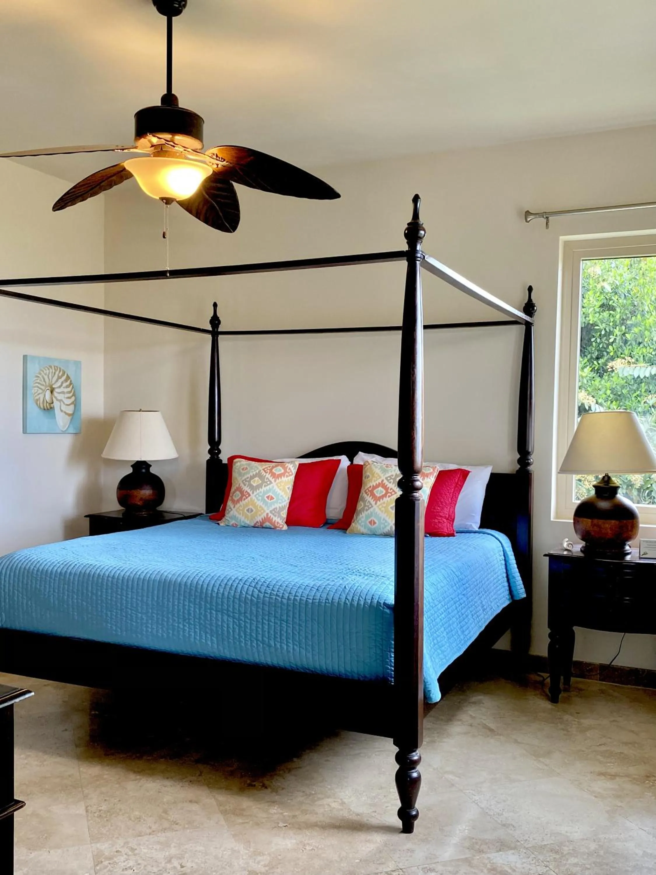 Bed in Red Frog Beach Island Resort