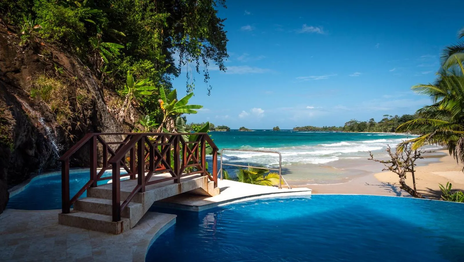 Red Frog Beach Island Resort