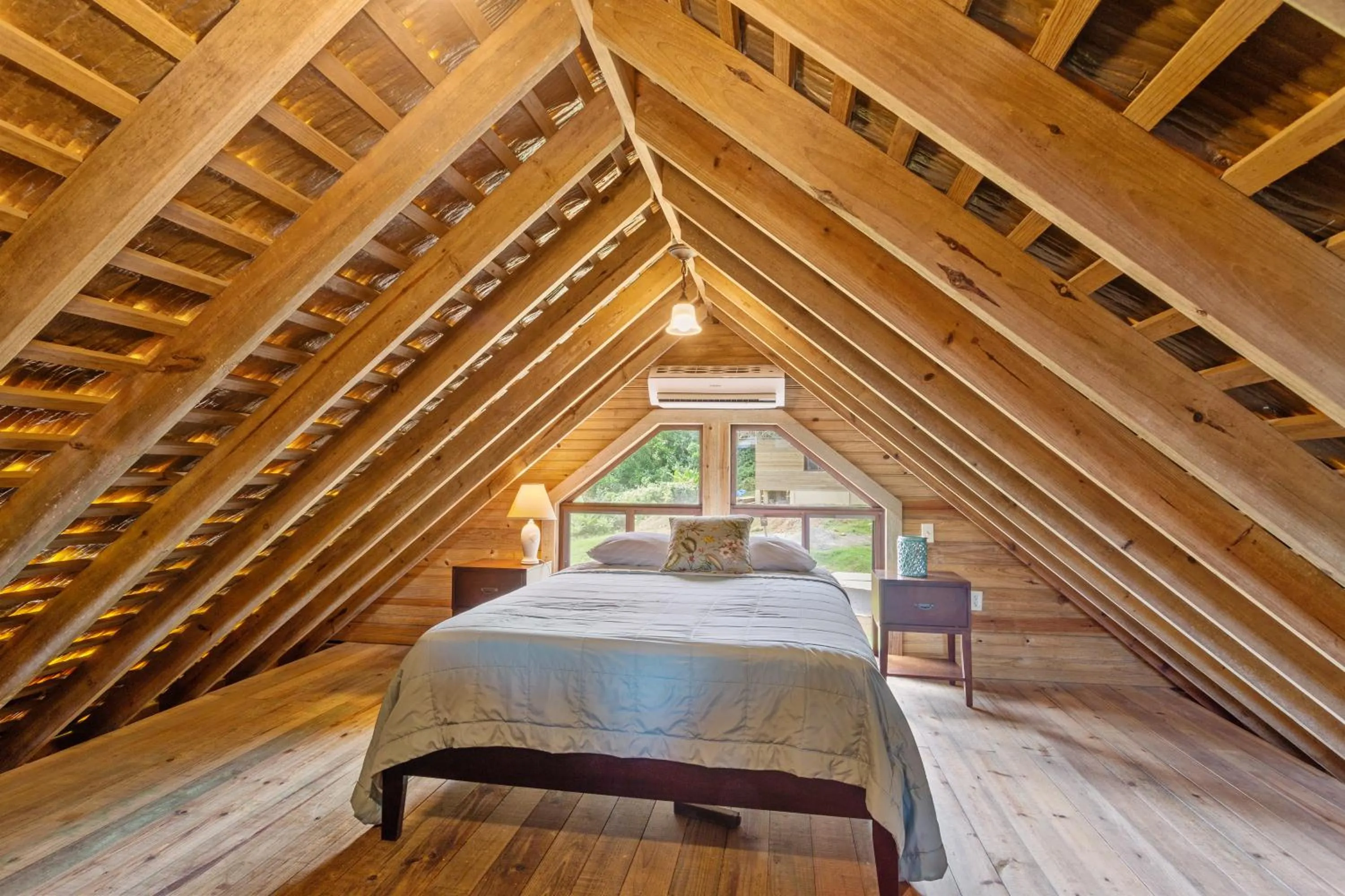 Bed in Red Frog Beach Island Resort