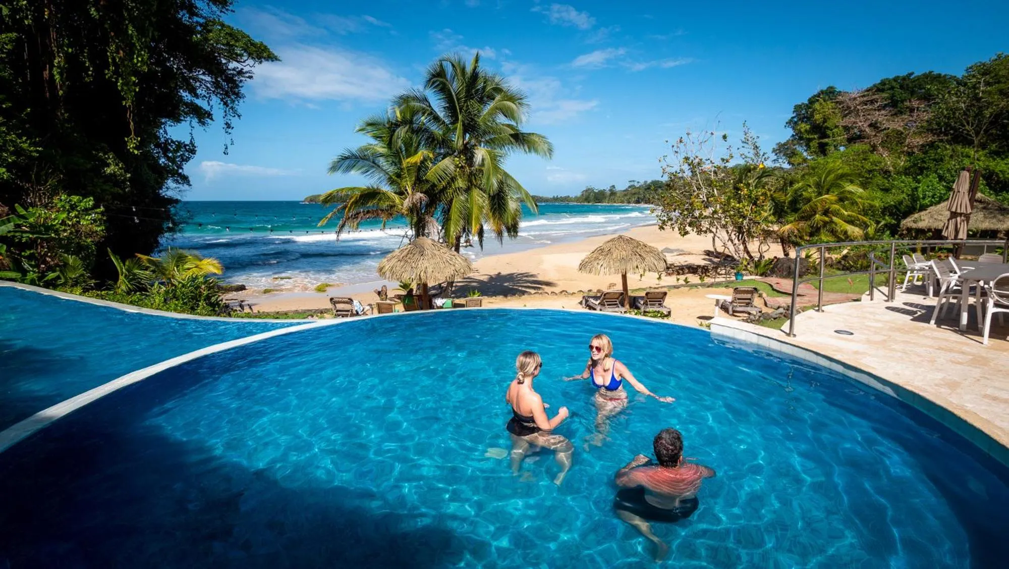 Beach in Red Frog Beach Island Resort