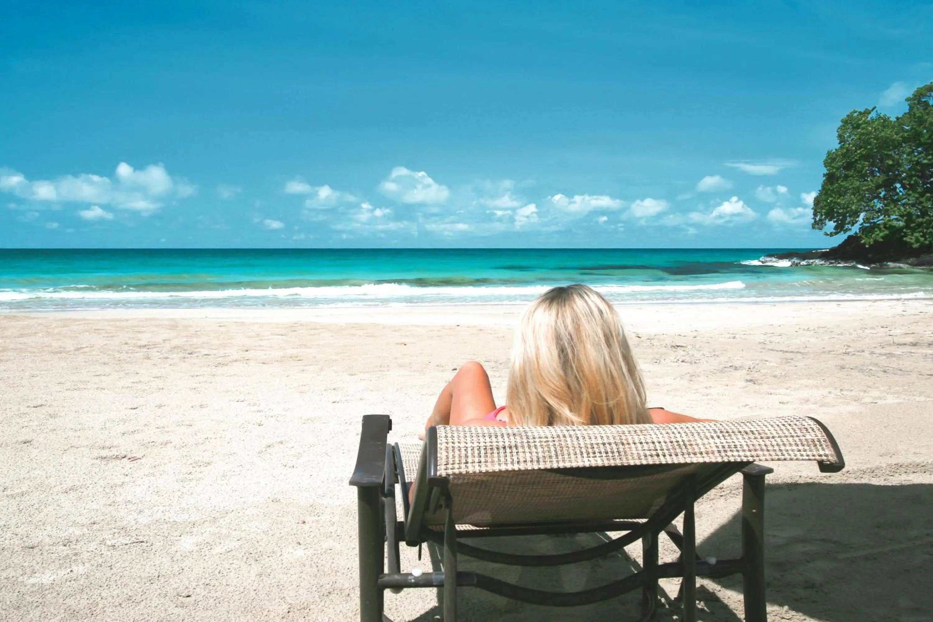 Beach in Red Frog Beach Island Resort