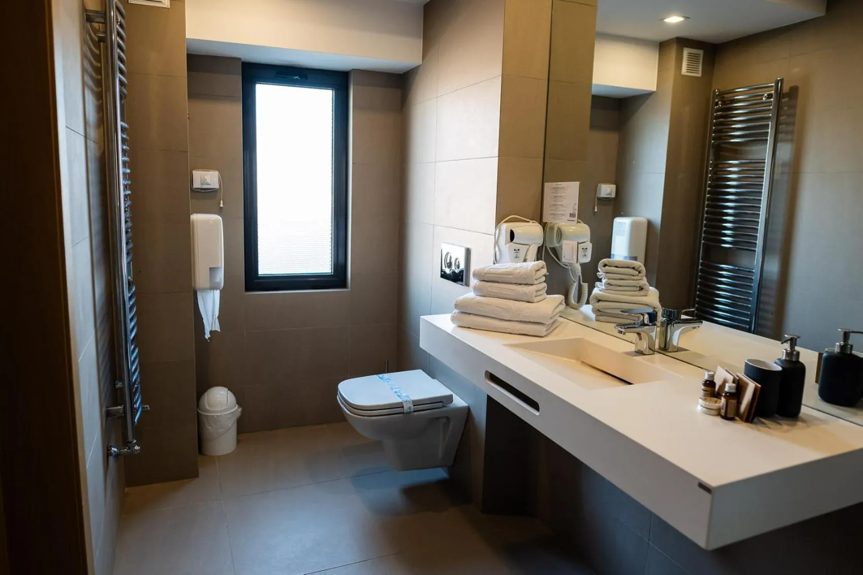 Toilet in Hotel Avenue - Avenue Hotels