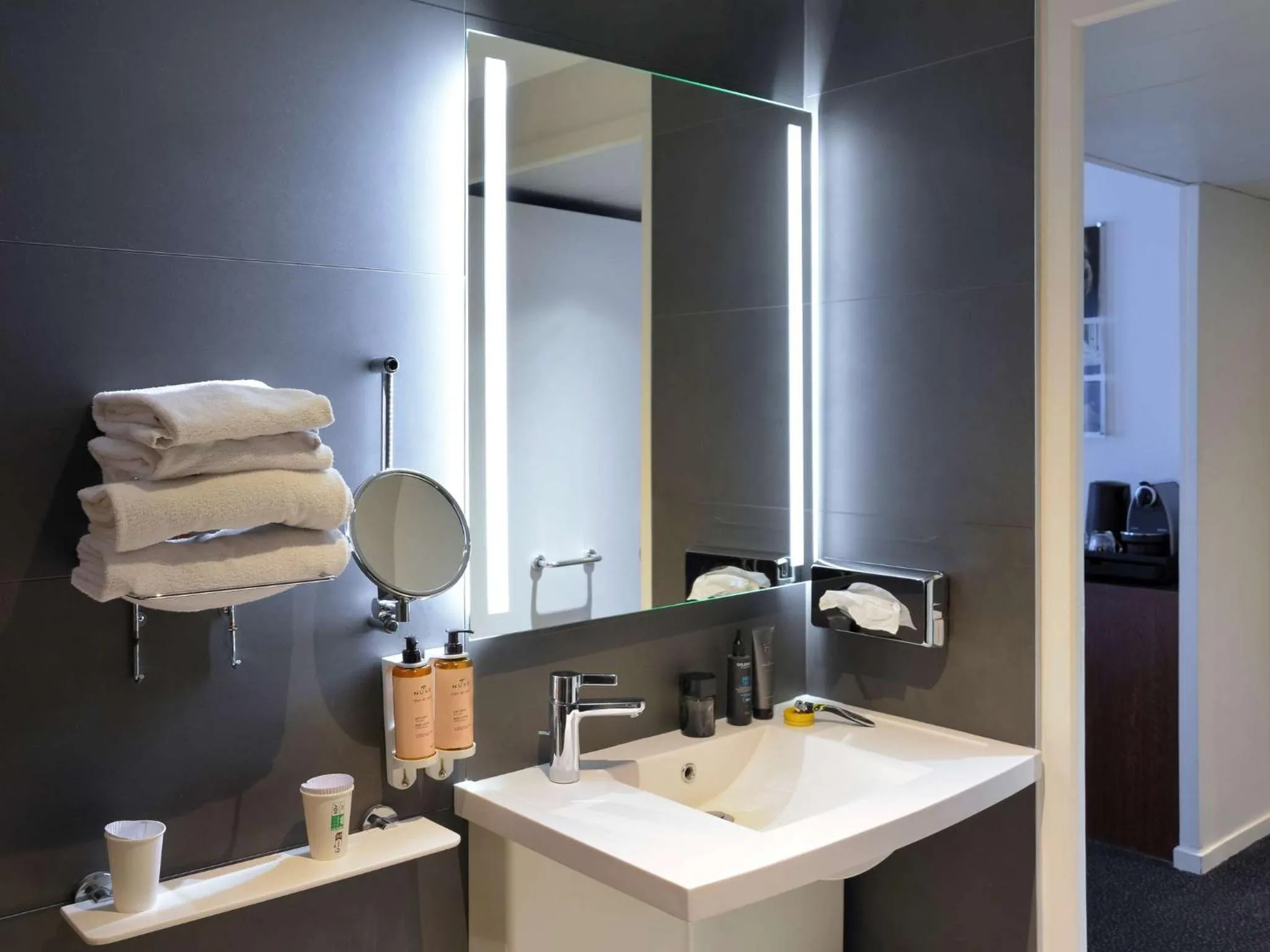 Bathroom in Hôtel Mercure Lyon Centre Lumière