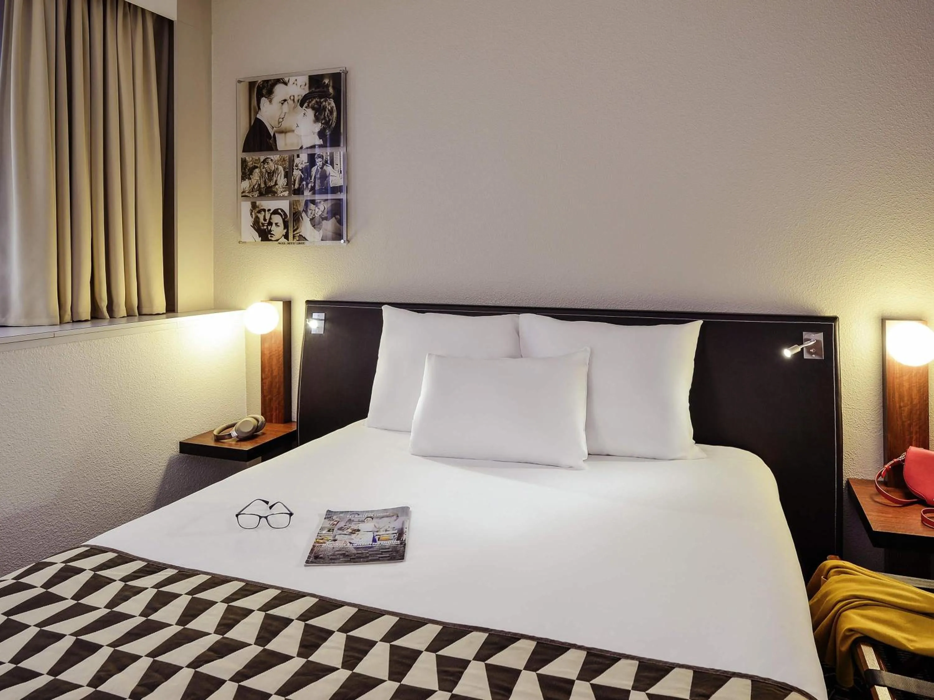 Bedroom, Bed in Hôtel Mercure Lyon Centre Lumière