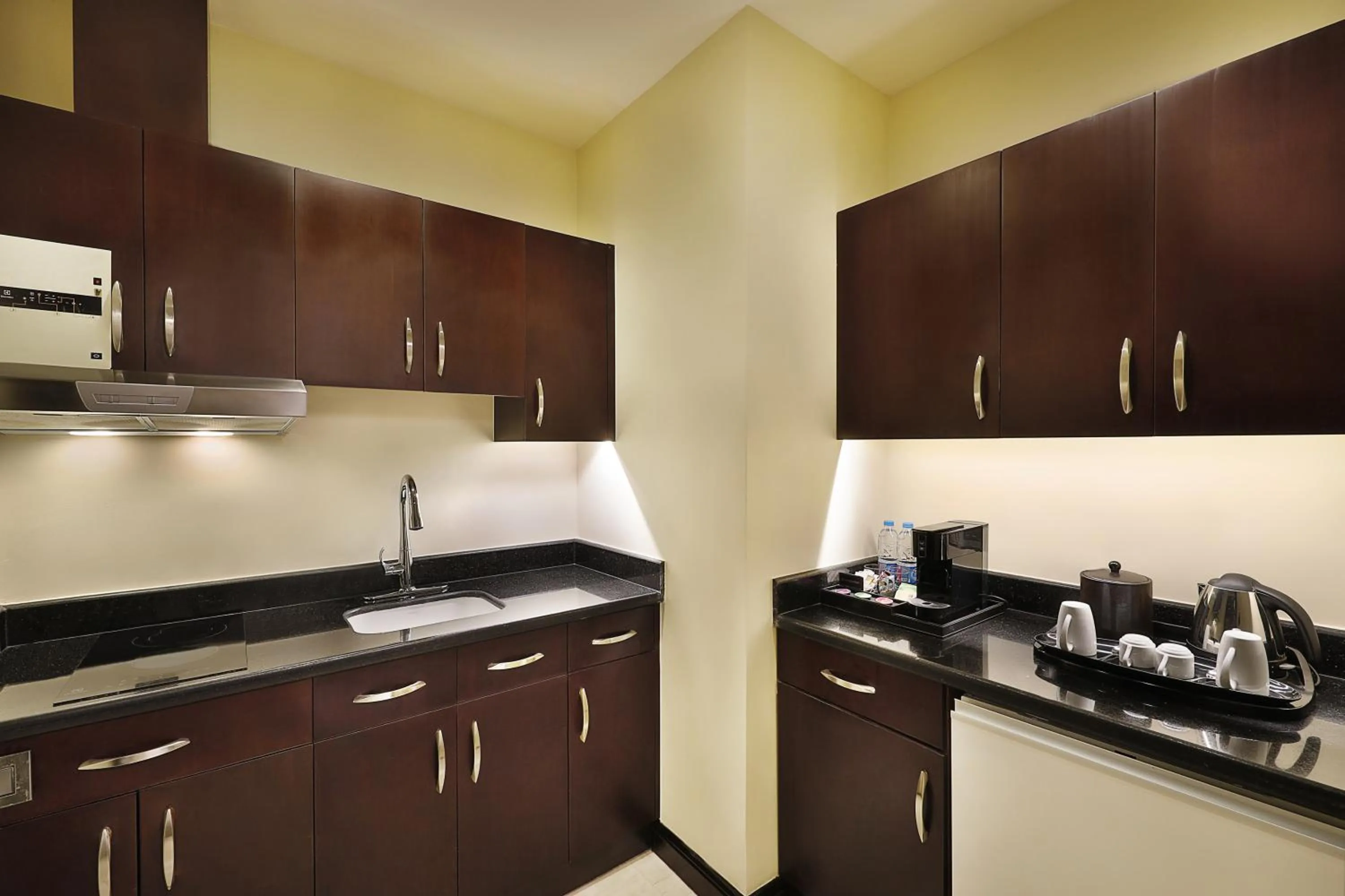 Kitchen or kitchenette in Hilton Suites Jabal Omar Makkah