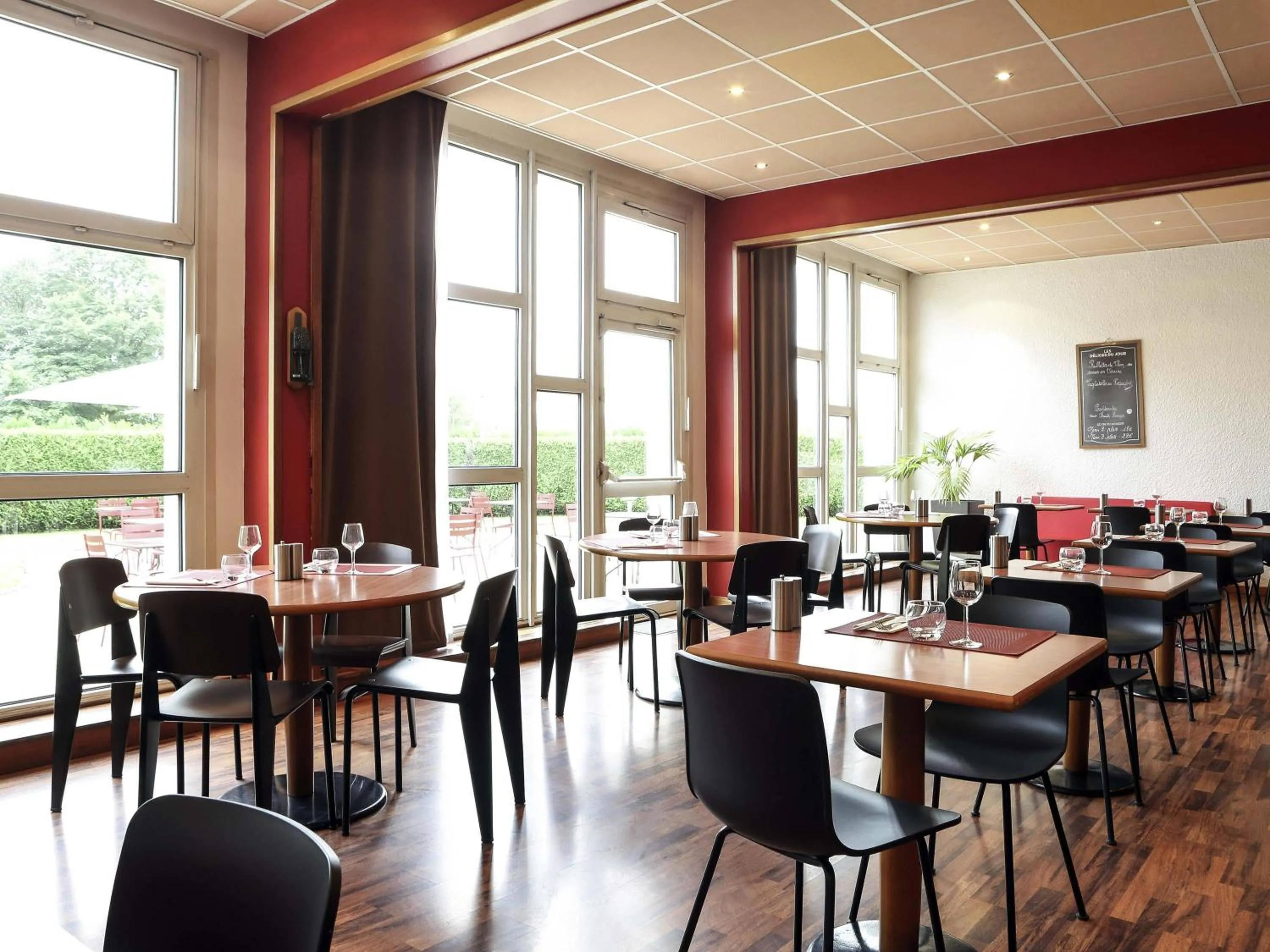 Restaurant/places to eat in ibis Charleville Mézières