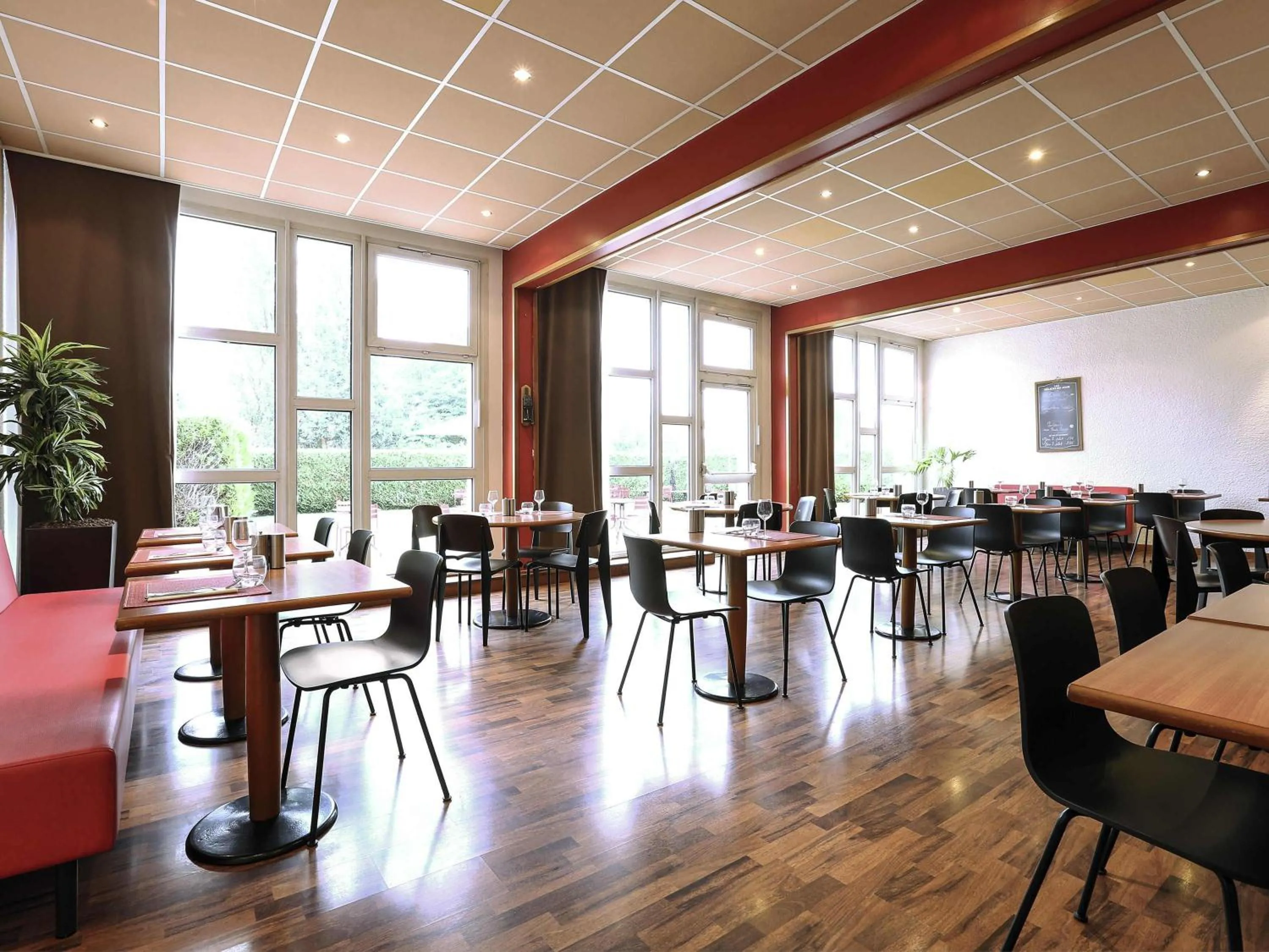 Restaurant/places to eat in ibis Charleville Mézières