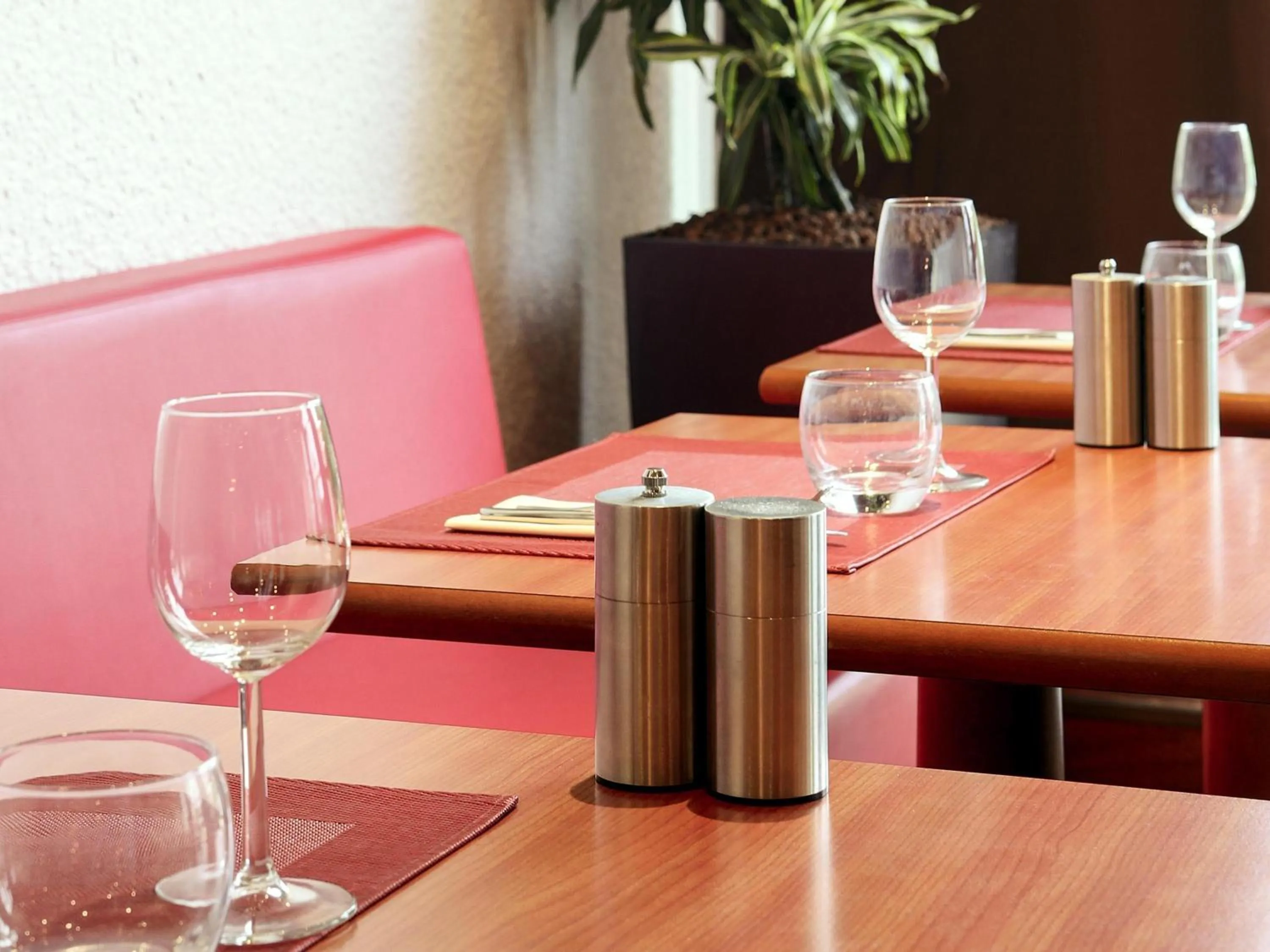 Restaurant/places to eat in ibis Charleville Mézières