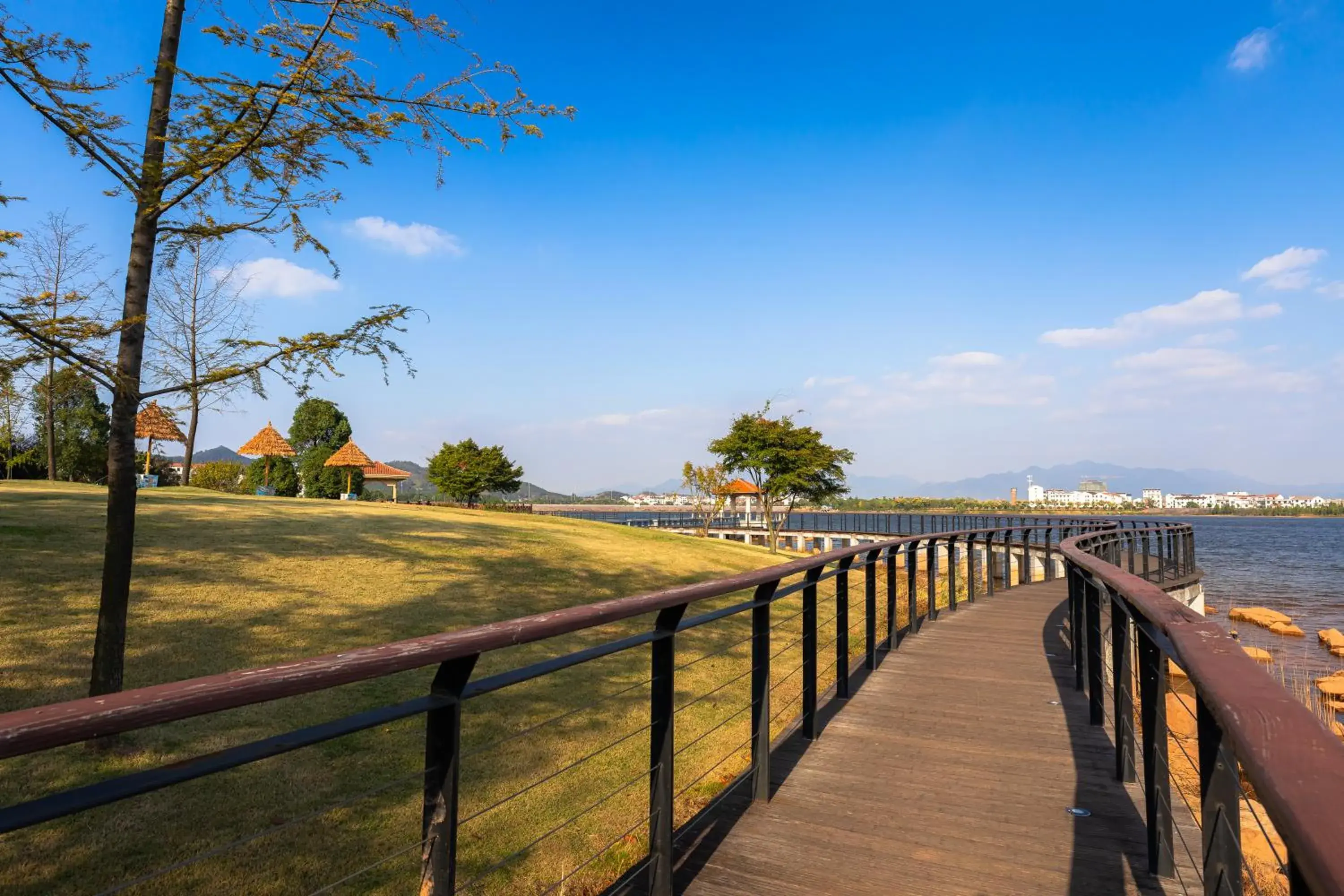 Business Suite in Your World International Conference Centre Hotel Business Suite in Your World International Conference Centre Hotel