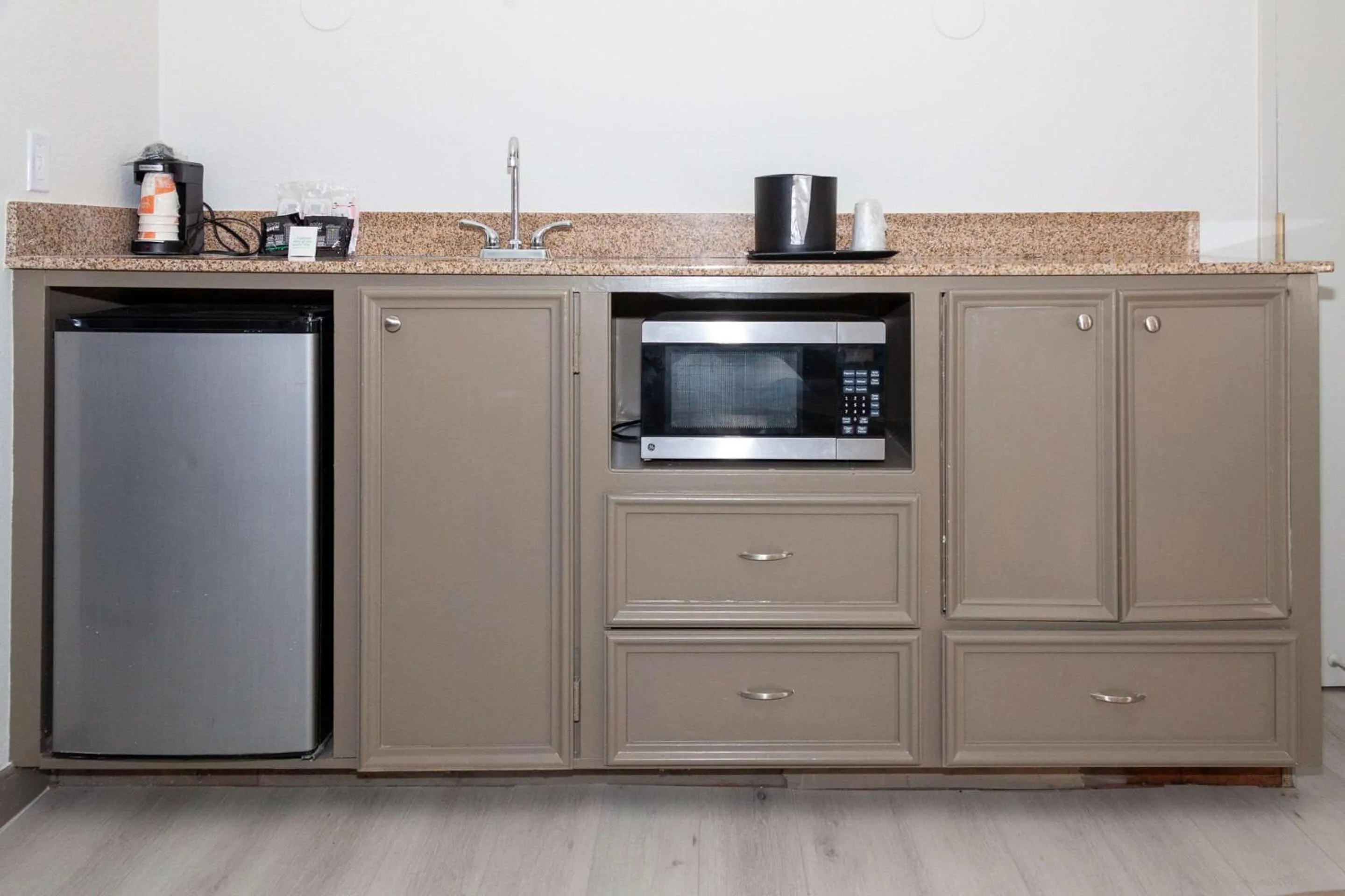 Bedroom in Comfort Suites Baton Rouge South I-10