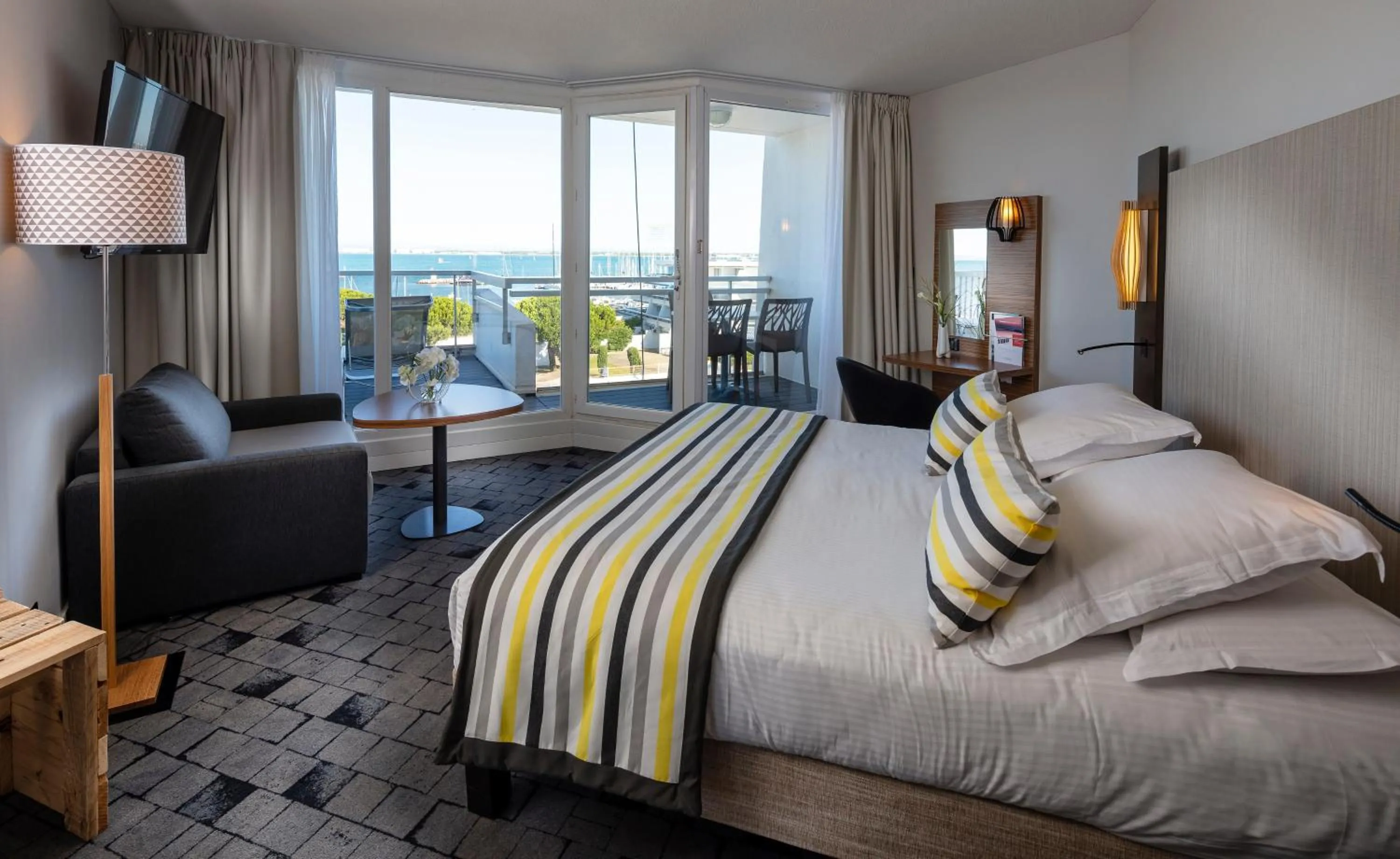 Bedroom, Bed in Thalazur Port-Camargue - Hotel & Spa