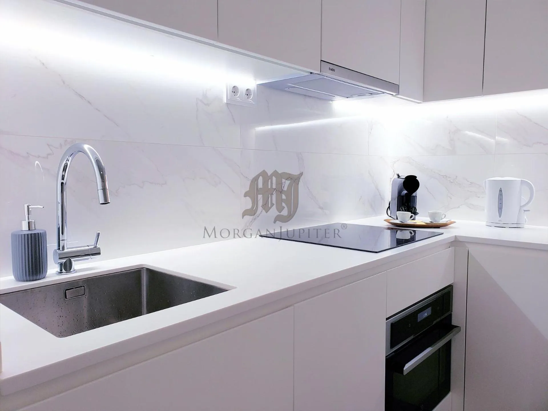 Kitchen or kitchenette in Morgan-Jupiter Apartments