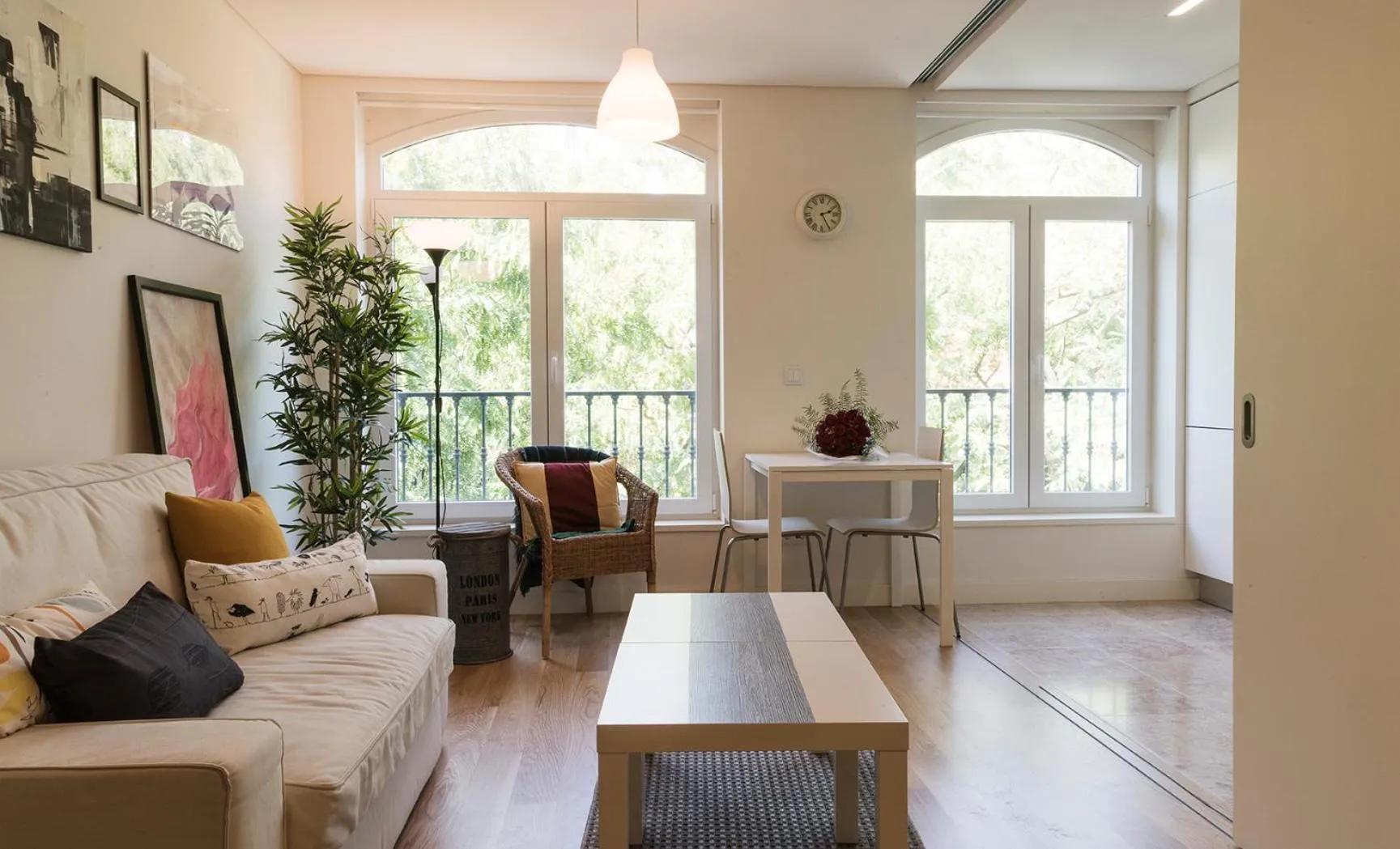 Seating area in Morgan-Jupiter Apartments