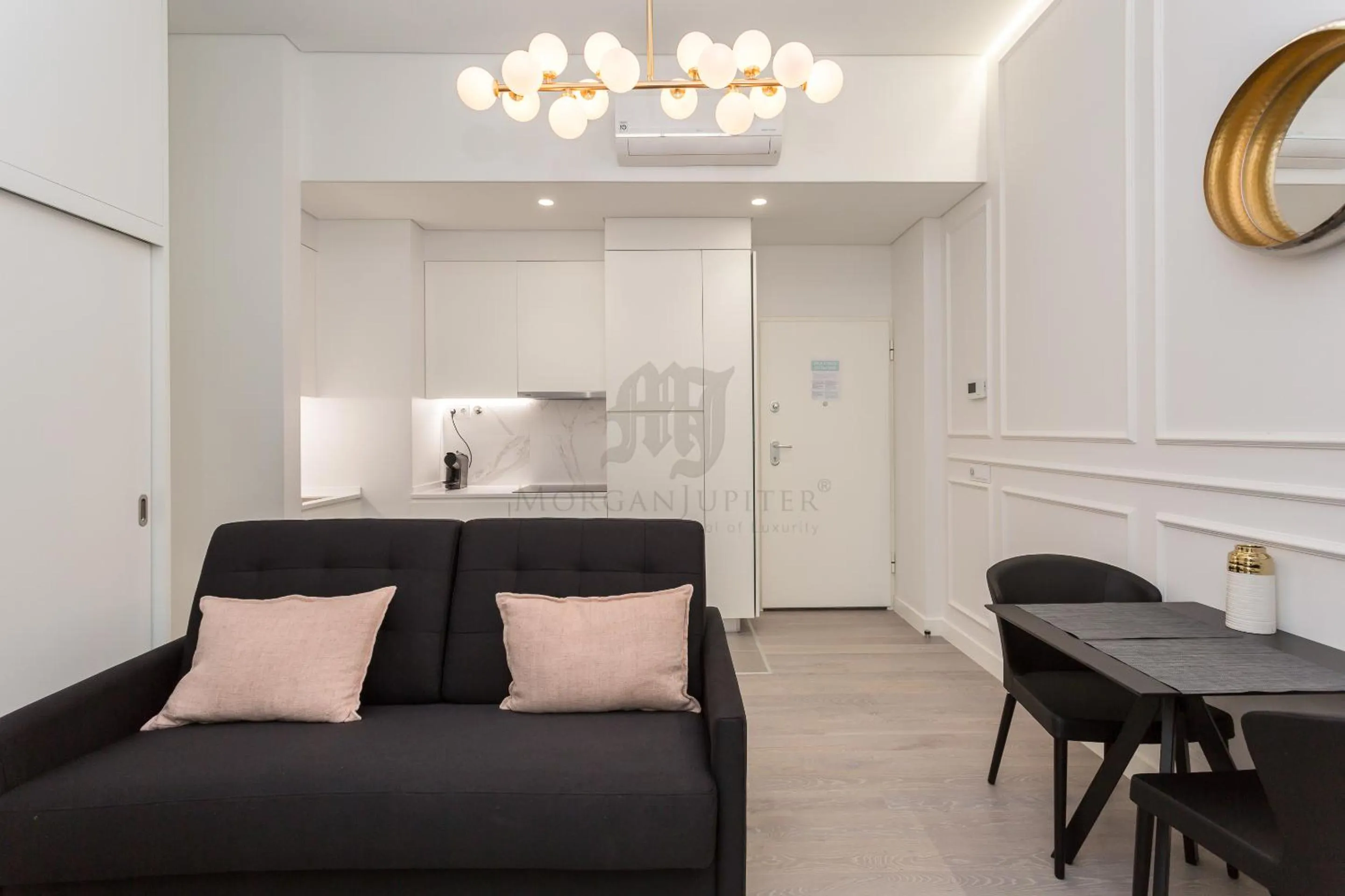 Kitchen or kitchenette in Morgan-Jupiter Apartments