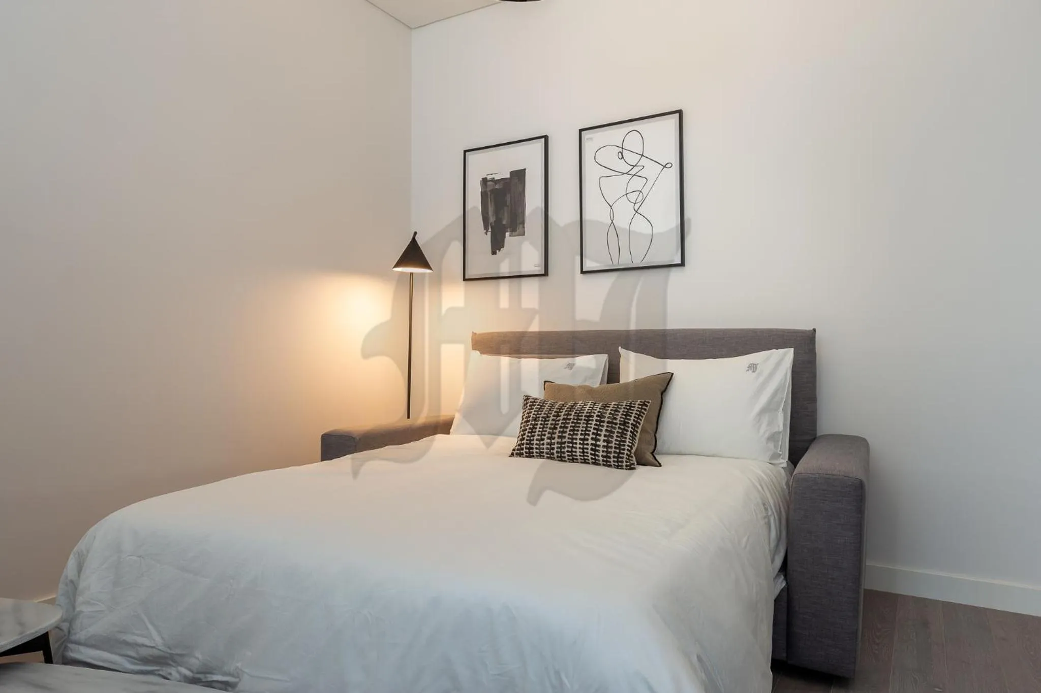 Photo of the whole room, Bed in Morgan-Jupiter Apartments