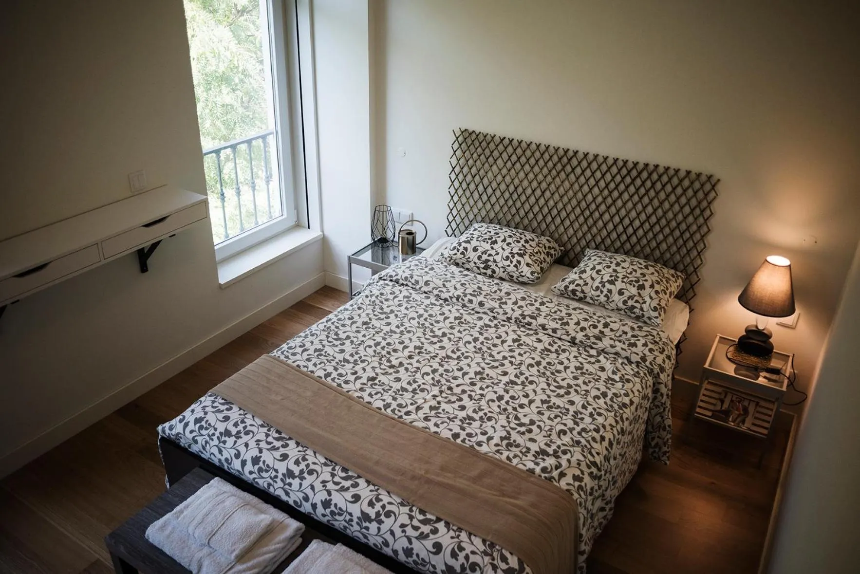 Photo of the whole room, Bed in Morgan-Jupiter Apartments