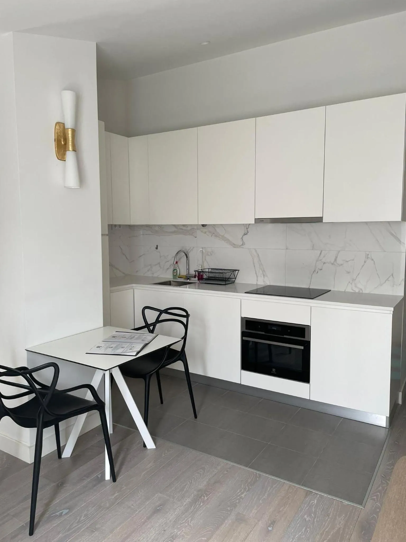 Kitchen or kitchenette in Morgan-Jupiter Apartments