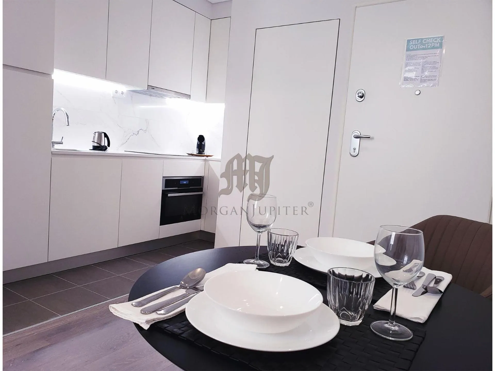 Kitchen or kitchenette in Morgan-Jupiter Apartments