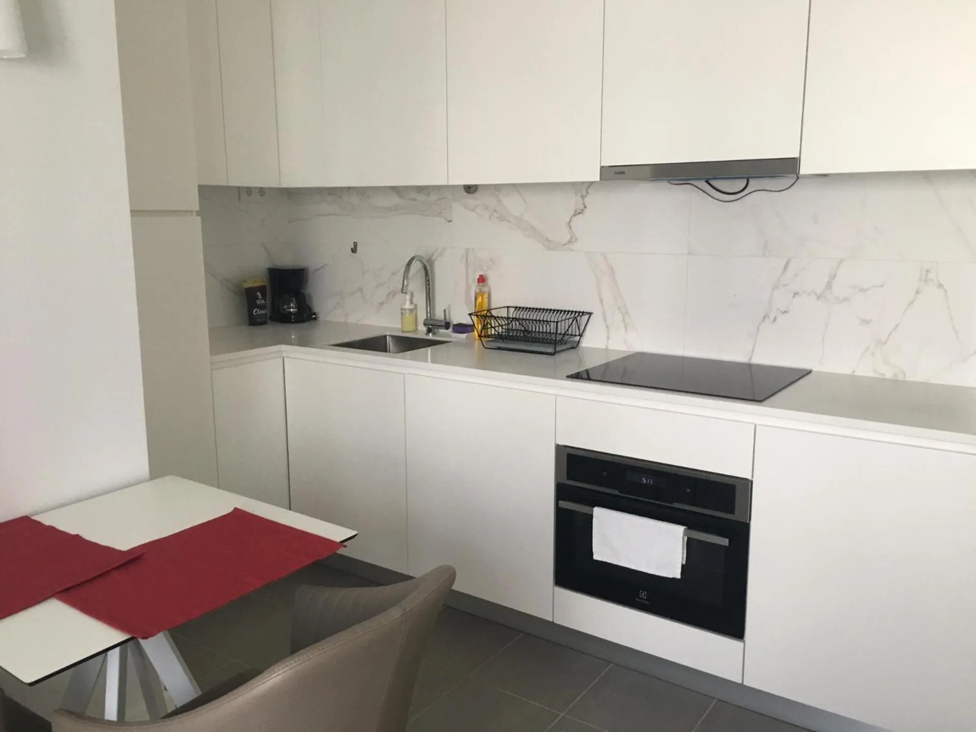 Kitchen or kitchenette in Morgan-Jupiter Apartments